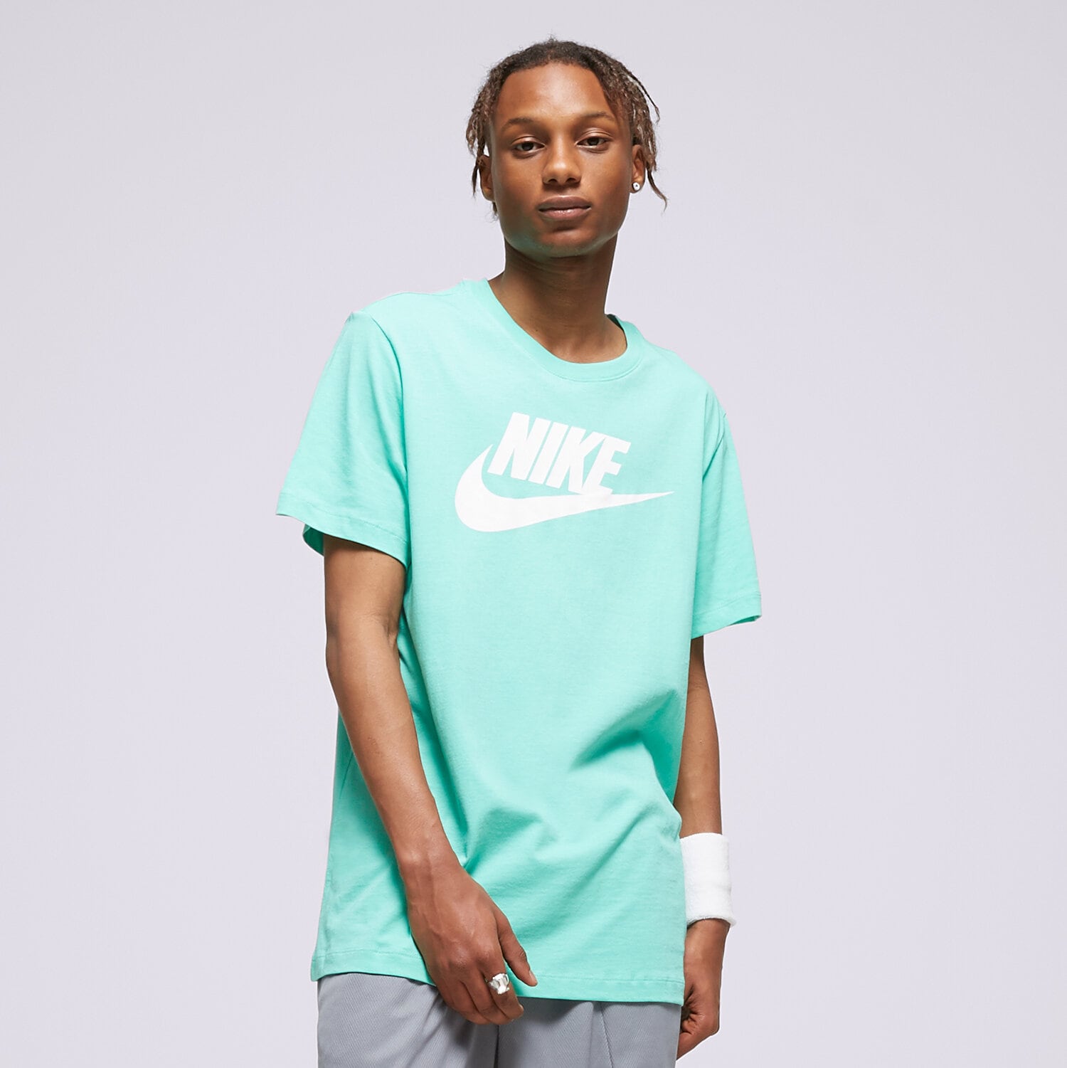 Koszulka, t-shirt sportowy męski NIKE T SHIRT SPORTSWEAR AR5004-369 turkusowy