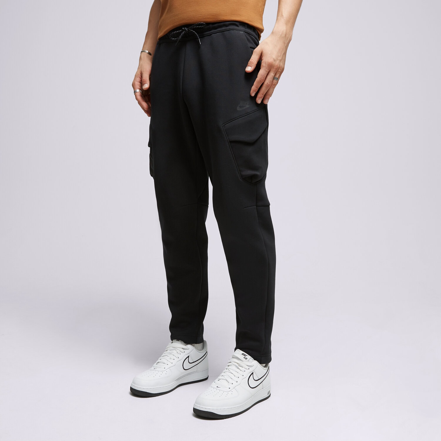 Spodnie sportowe męskie NIKE SPODNIE M NSW TECH FLC UTILITY PANT DM6453-010 CZARNY