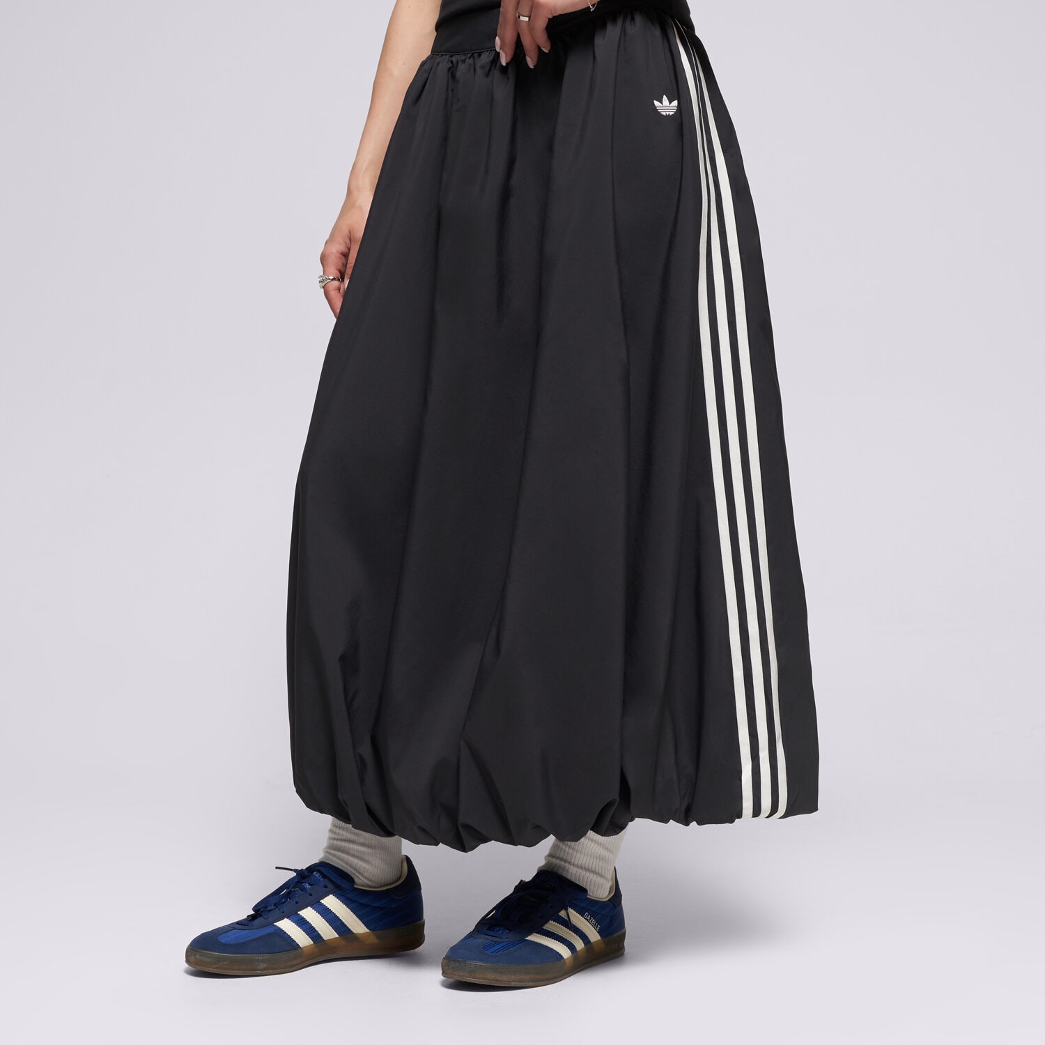 Modna sukienka sportowa ADIDAS SPÓDNICZKA BALLOON L SK KC8088 CZARNY