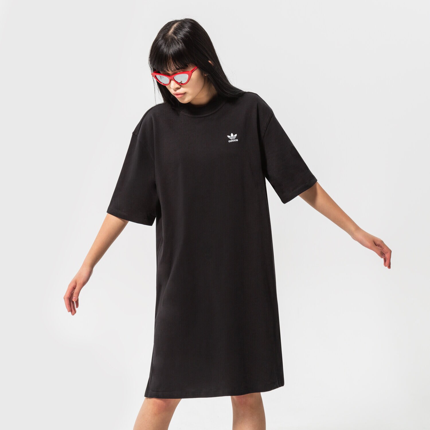 Modna sukienka sportowa ADIDAS SUKIENKA TEE HC2052 CZARNY