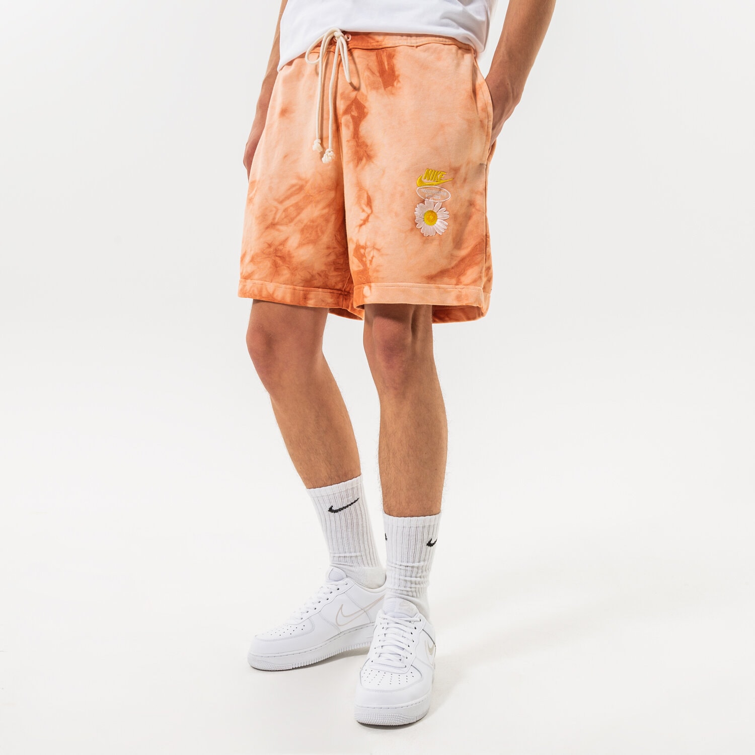 Krótkie spodenki, szorty męskie NIKE SZORTY Sportswear DM5016-657 POMARAŃCZOWY