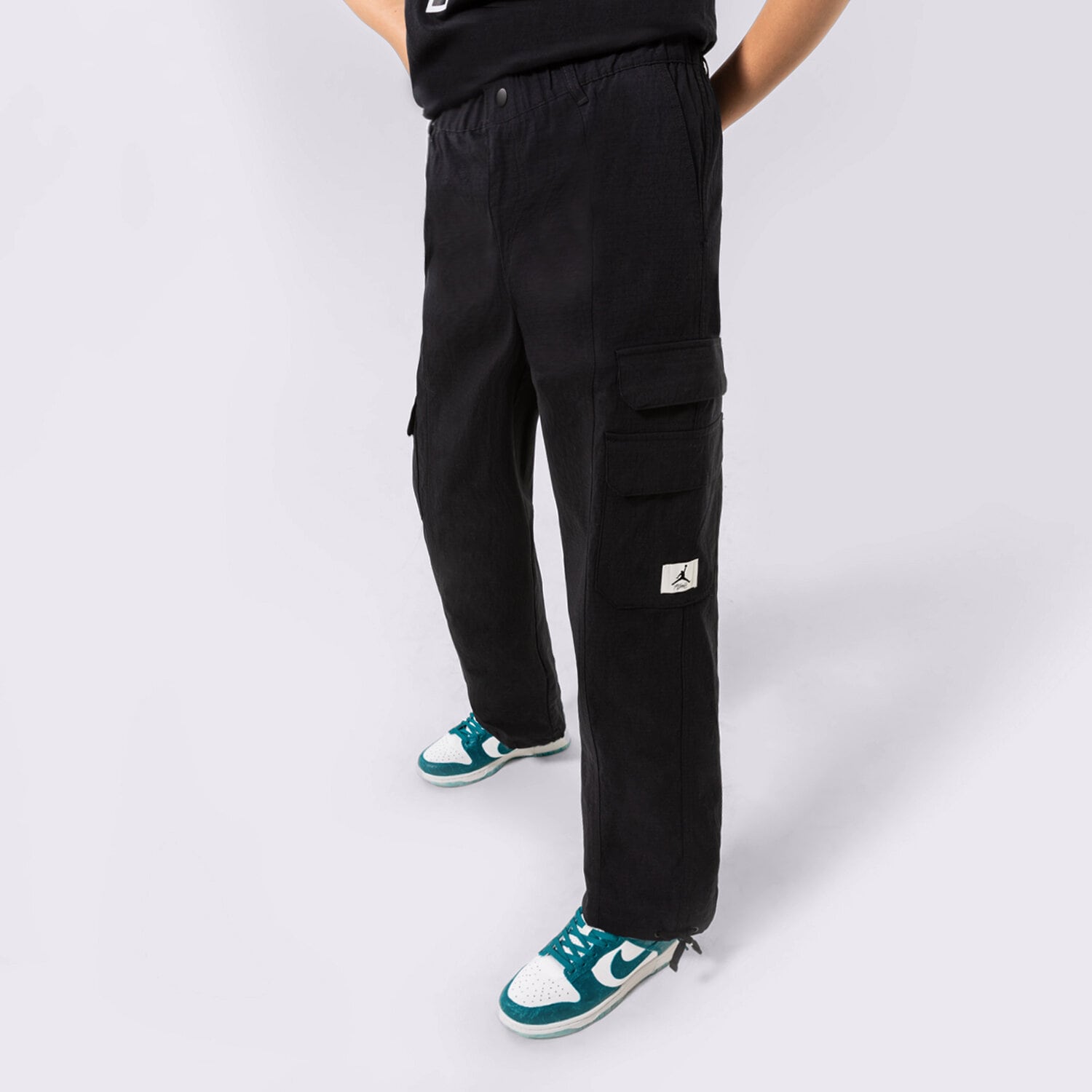Spodnie sportowe damskie JORDAN SPODNIE W J FLIGHT CHICAGO PANT DQ4623-010 CZARNY