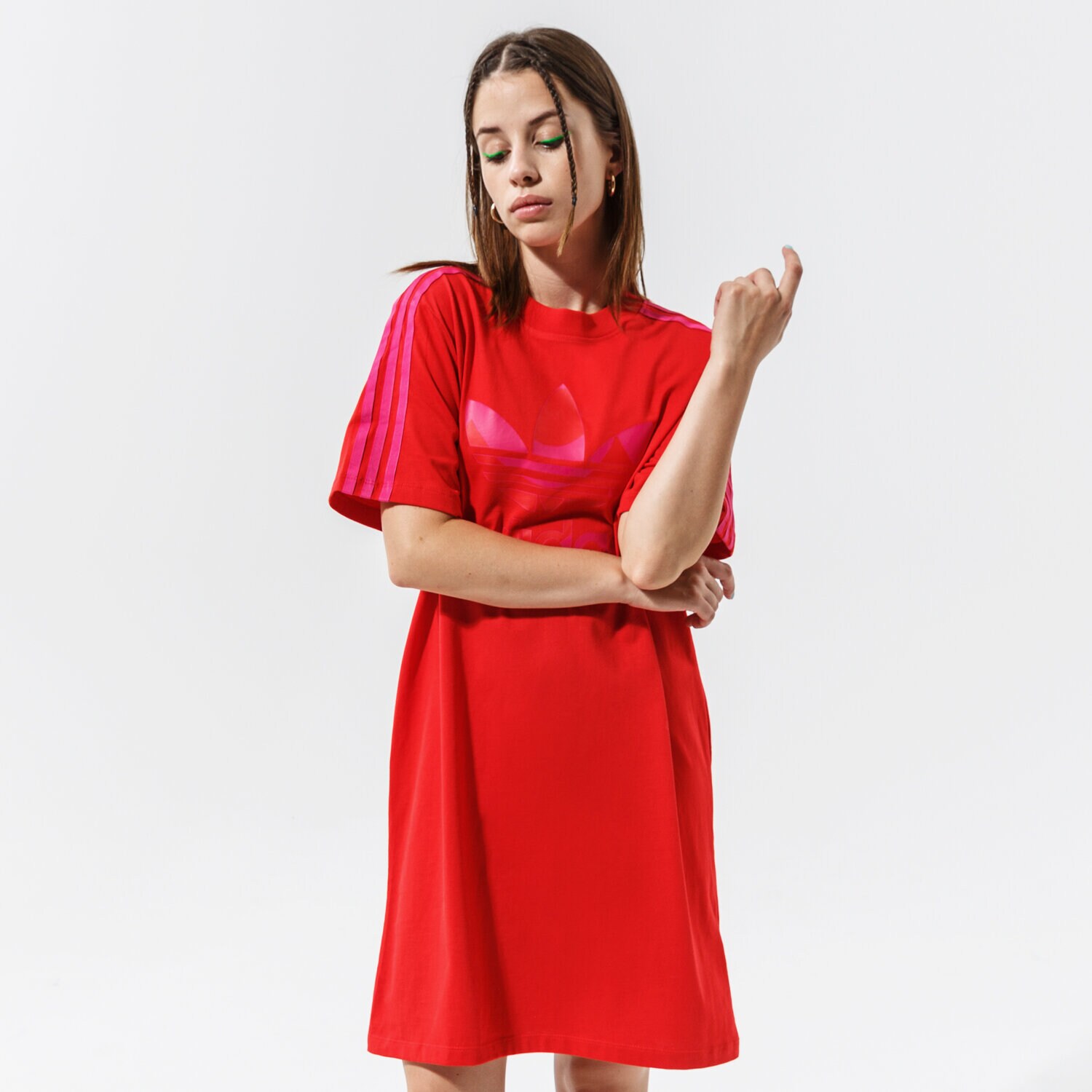 Modna sukienka sportowa ADIDAS SUKIENKA TEE DRESS H20486 CZERWONY