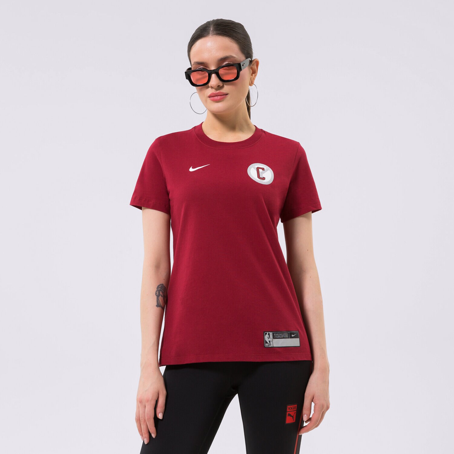 Koszulka, t-shirt damski NIKE T-SHIRT CHI W NK ES CE CREW TEE NBA DV6407-698 BORDOWY