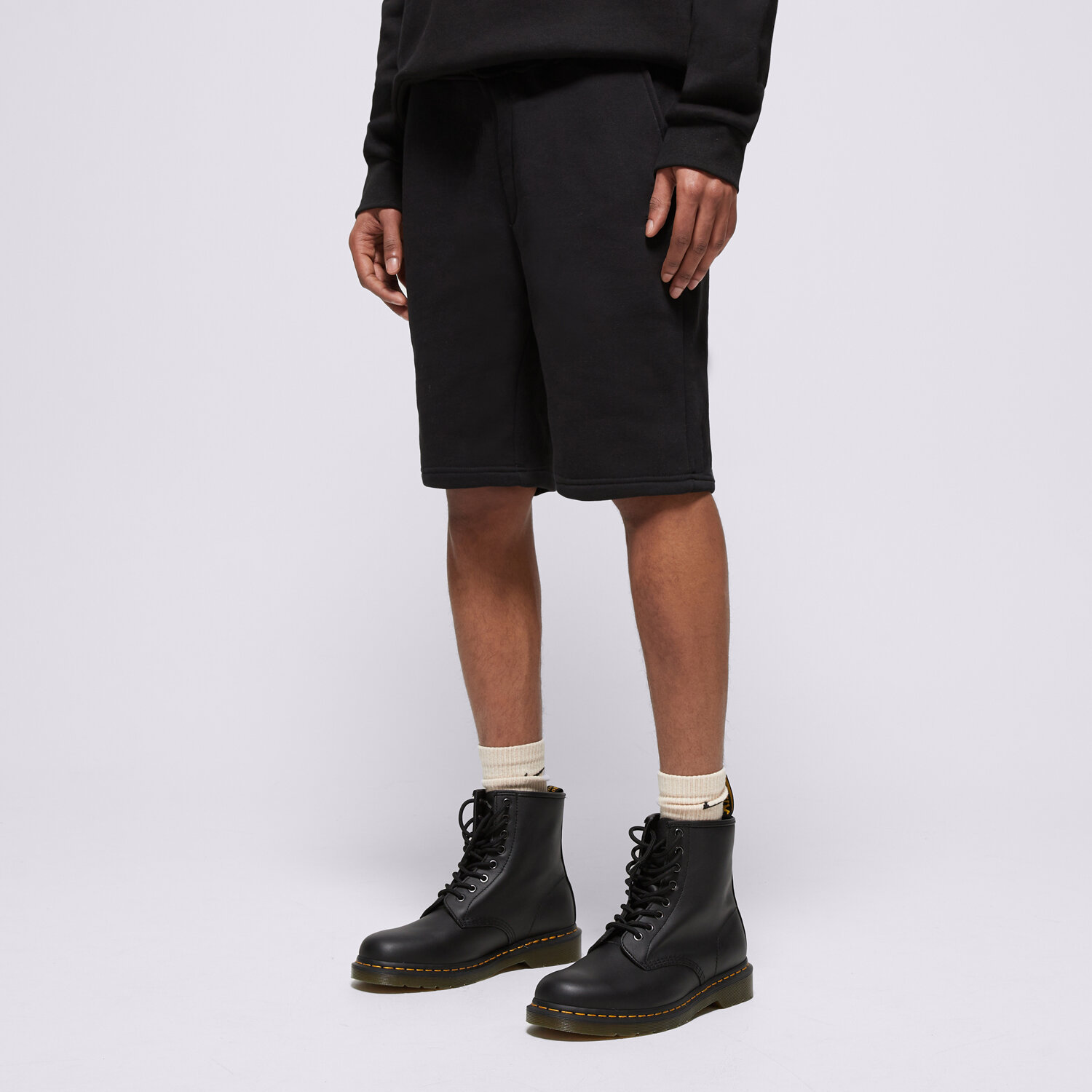 Krótkie spodenki, szorty męskie CONFRONT SZORTY ESSENTIAL BLACK CF123SZM90001 CZARNY