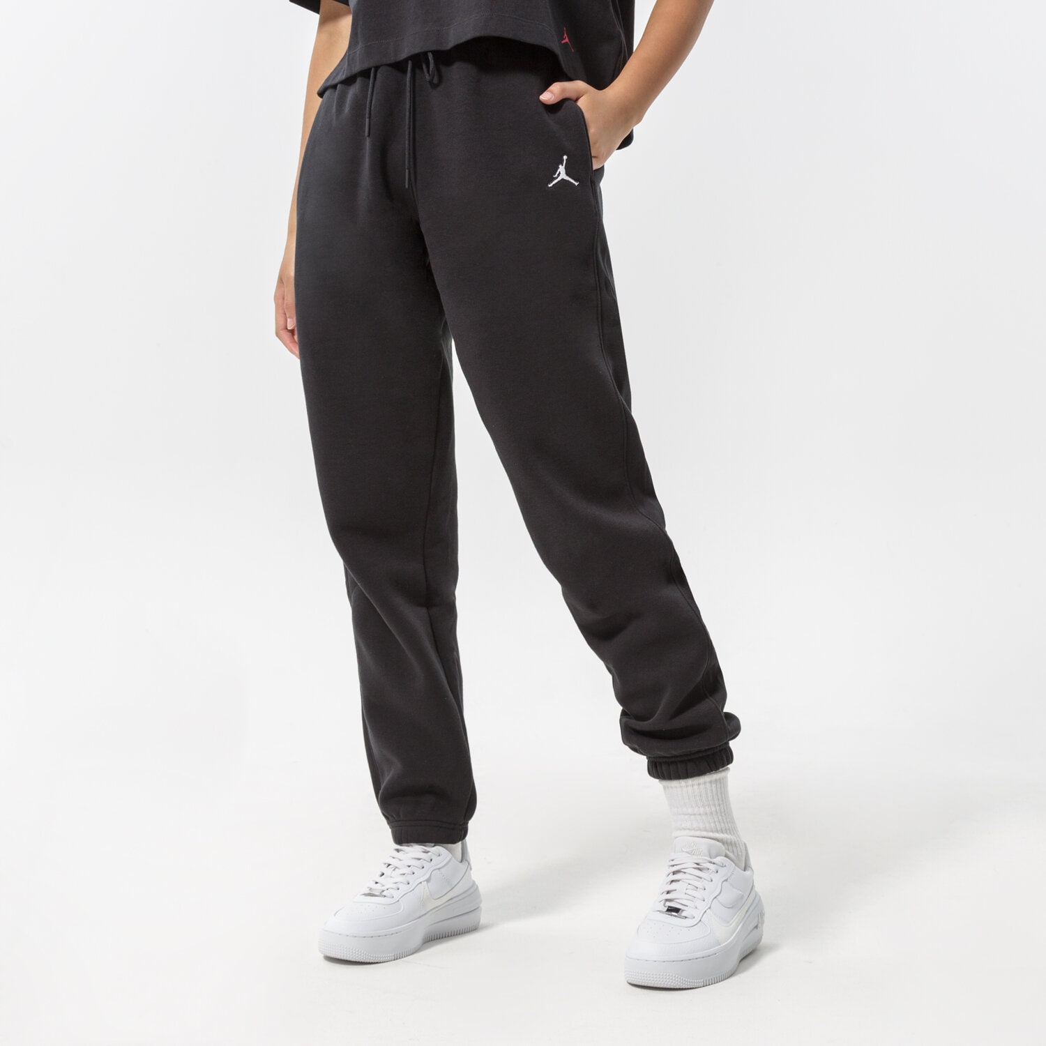 Spodnie sportowe damskie JORDAN SPODNIE ESSENTIAL JOGGERS WOMEN'S DQ4478-010 CZARNY