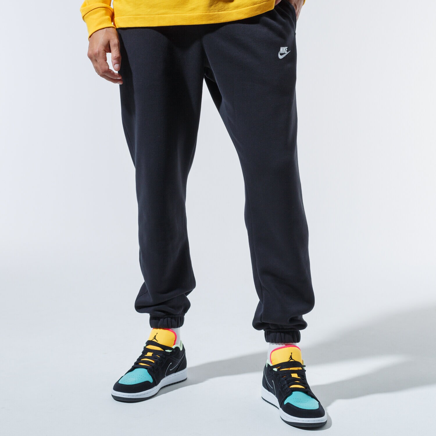 Spodnie sportowe męskie NIKE SPODNIE SPORTSWEAR CLUB BV2737-010 CZARNY