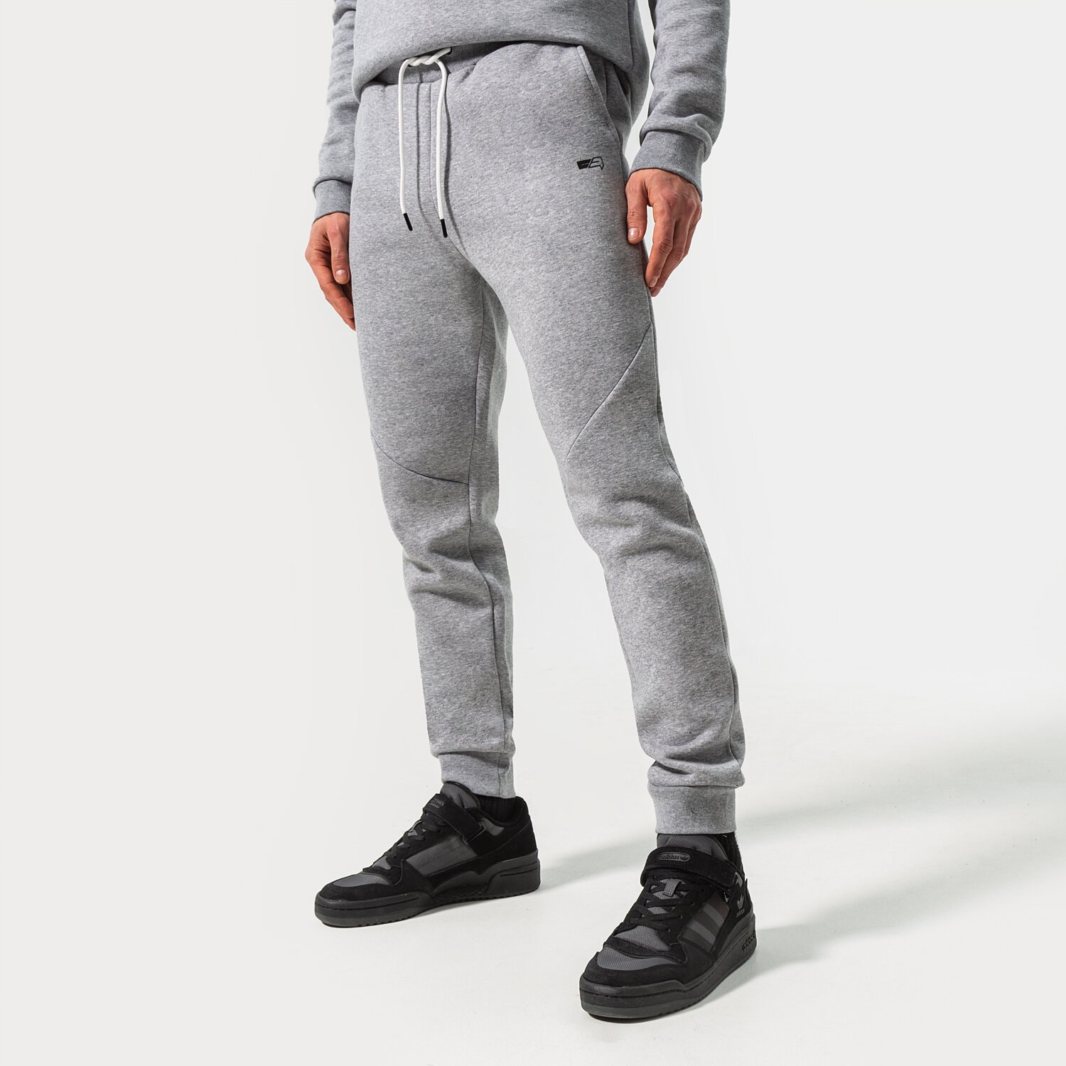 Spodnie sportowe męskie CONFRONT ESSENTIAL PANTS CF122SPM90002 SZARY