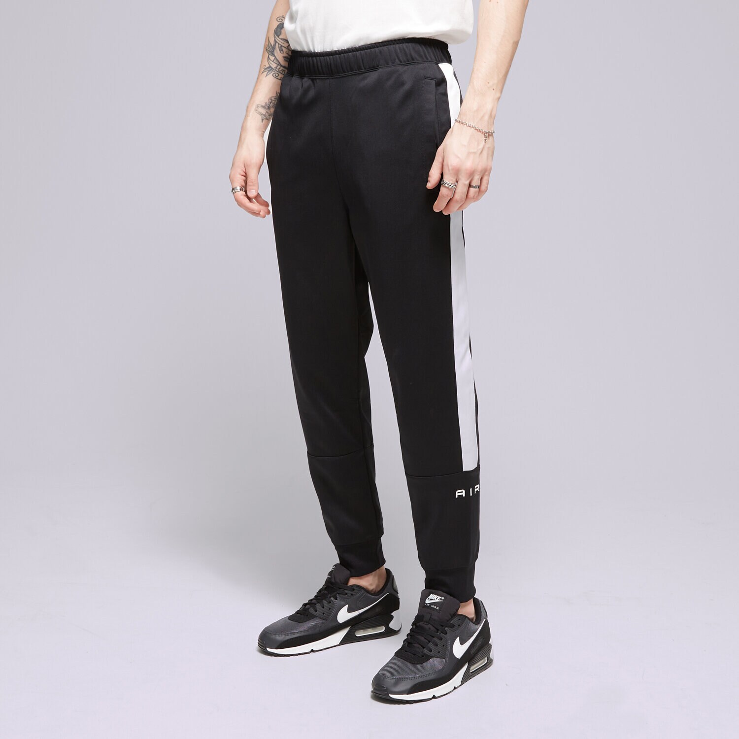 Spodnie sportowe męskie NIKE   SPODNIE M NSW SW AIR JOGGER CVS BB FQ8809-011 CZARNY