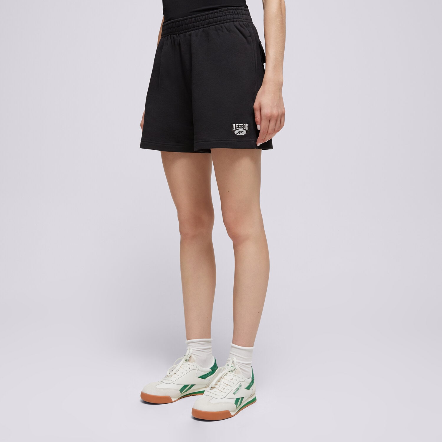 Krótkie spodenki, szorty damskie REEBOK SZORTY CL AE SM LOGO SHORT 100075518 CZARNY
