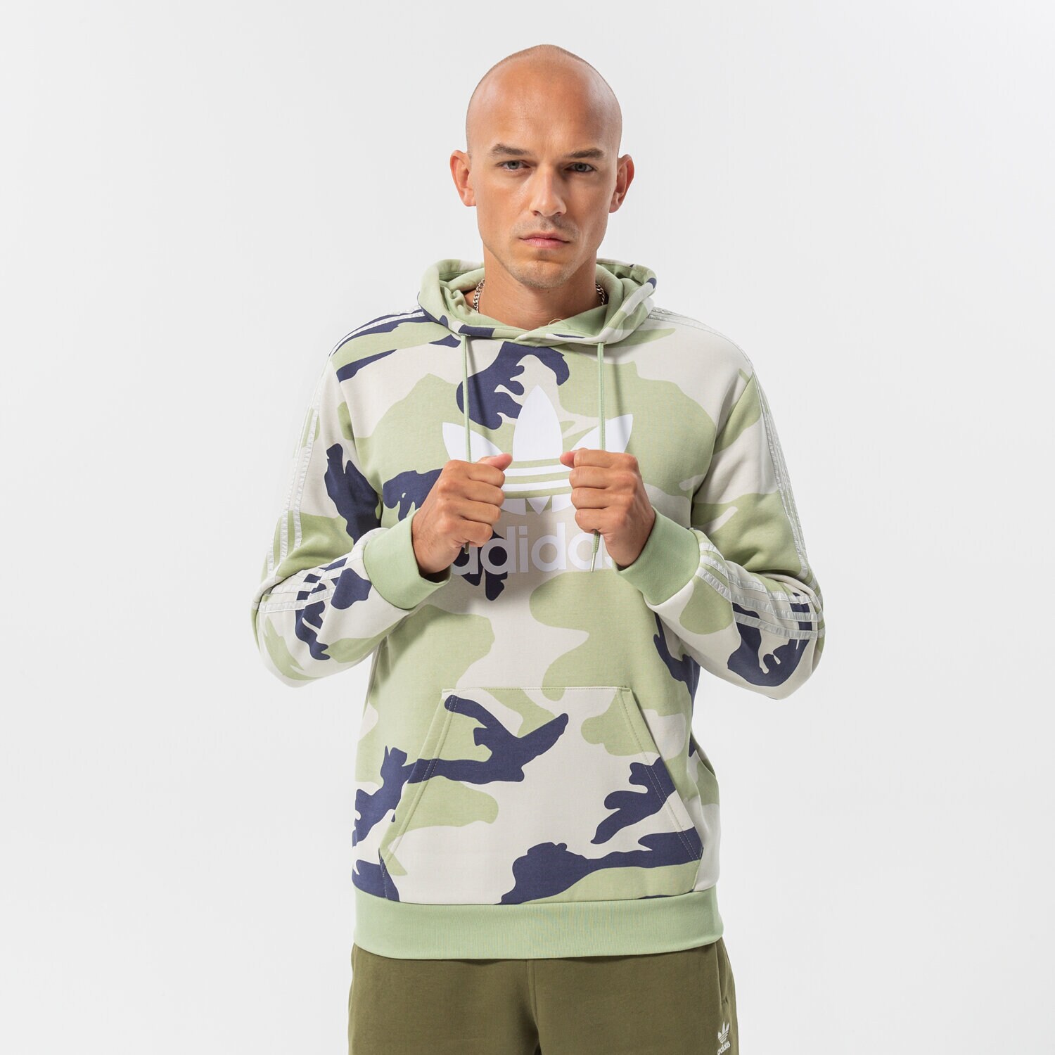 Bluza męska ADIDAS BLUZA Z KAPTUREM CAMO HOODIE HF4886 MULTICOLOR