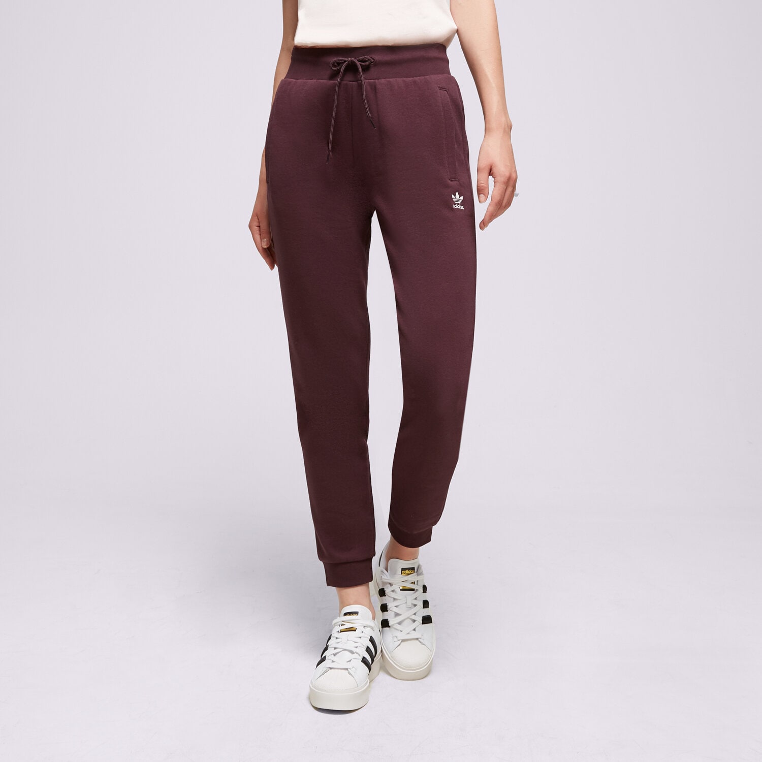 Spodnie sportowe damskie ADIDAS SPODNIE TREF ESS JOG S'MAR IB2804 BRĄZOWY