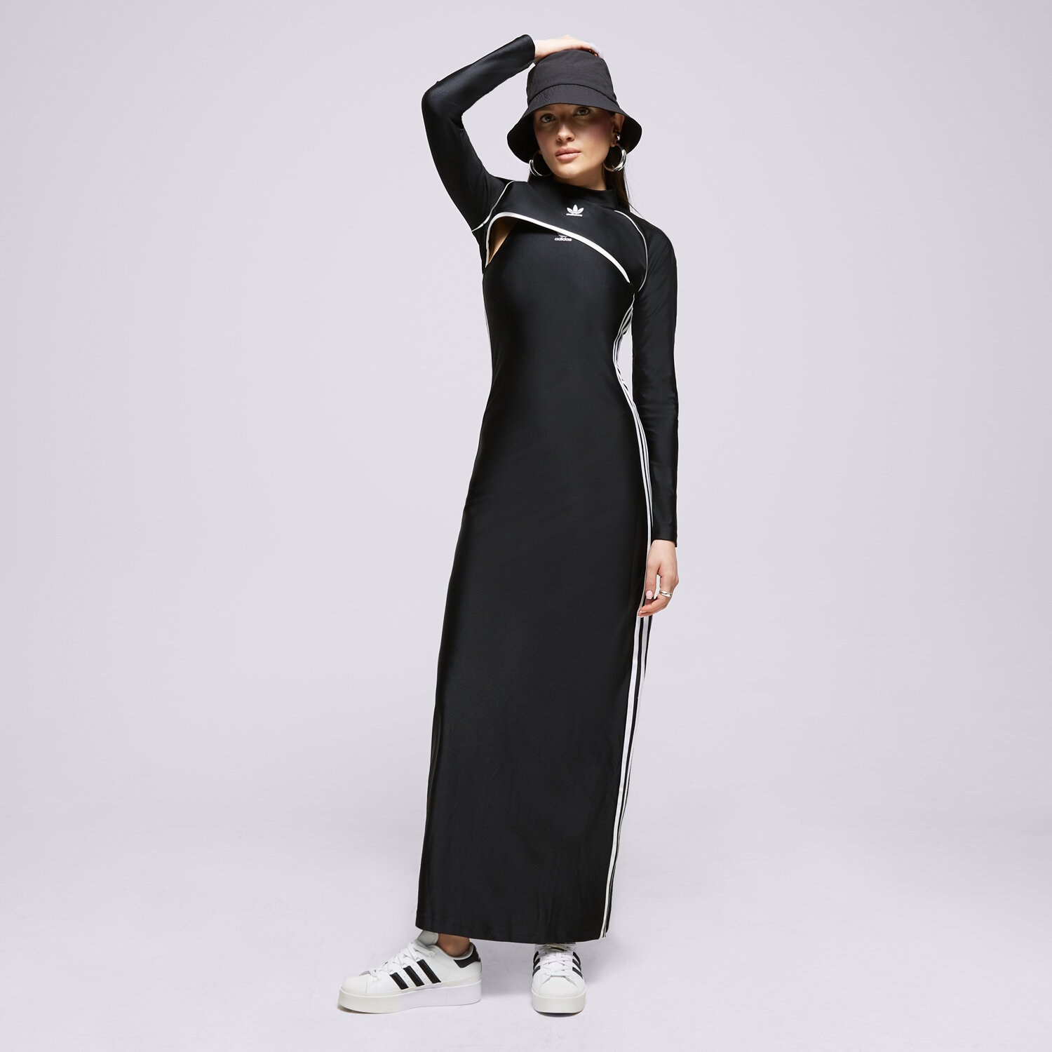Modna sukienka sportowa ADIDAS SUKIENKA LONG DRESS IC5593 CZARNY