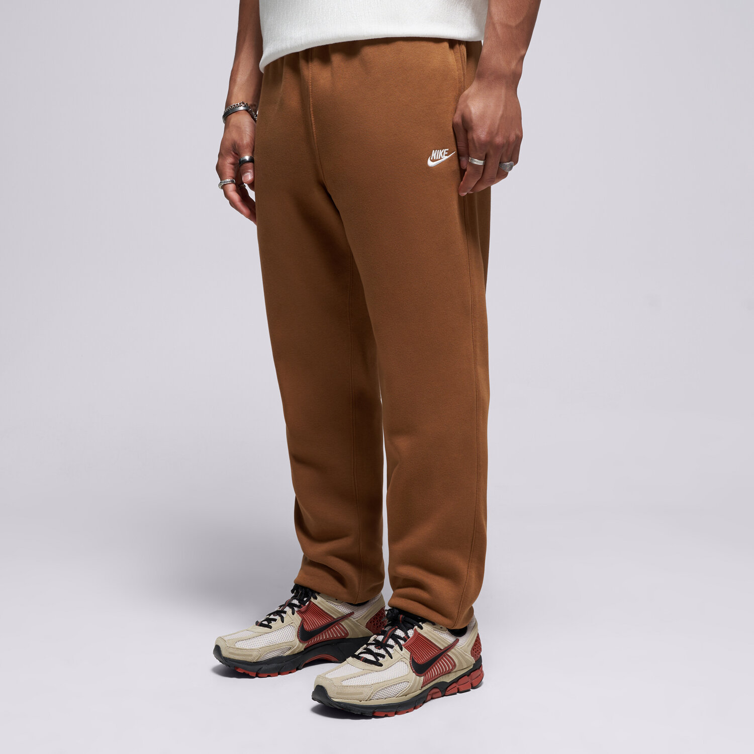 Spodnie sportowe męskie NIKE SPODNIE M NK CLUB BB JOGGER FN3787-270 BRĄZOWY