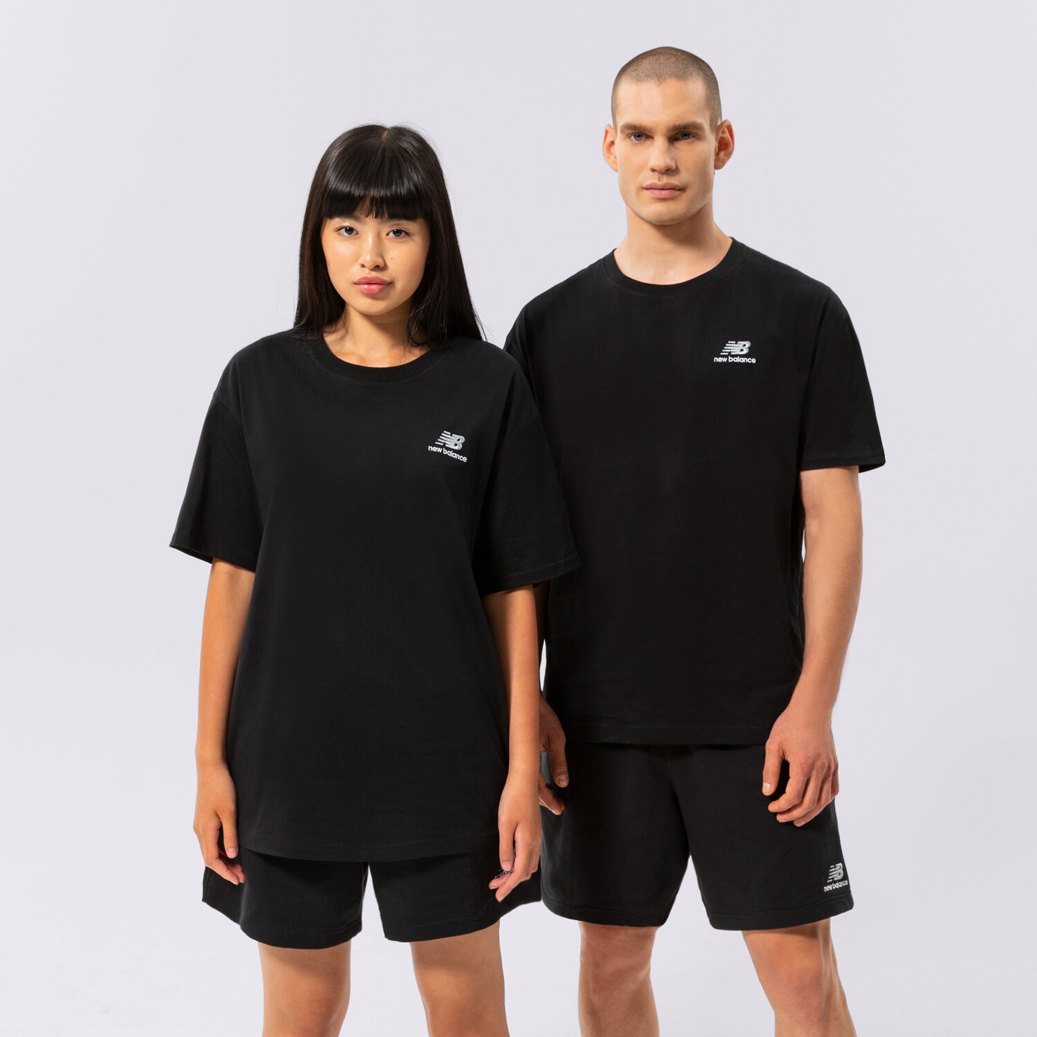 Koszulka, t-shirt damski NEW BALANCE T-SHIRT NB ESSENTIALS UNI-SSENTIALS TEE UT21503BK CZARNY