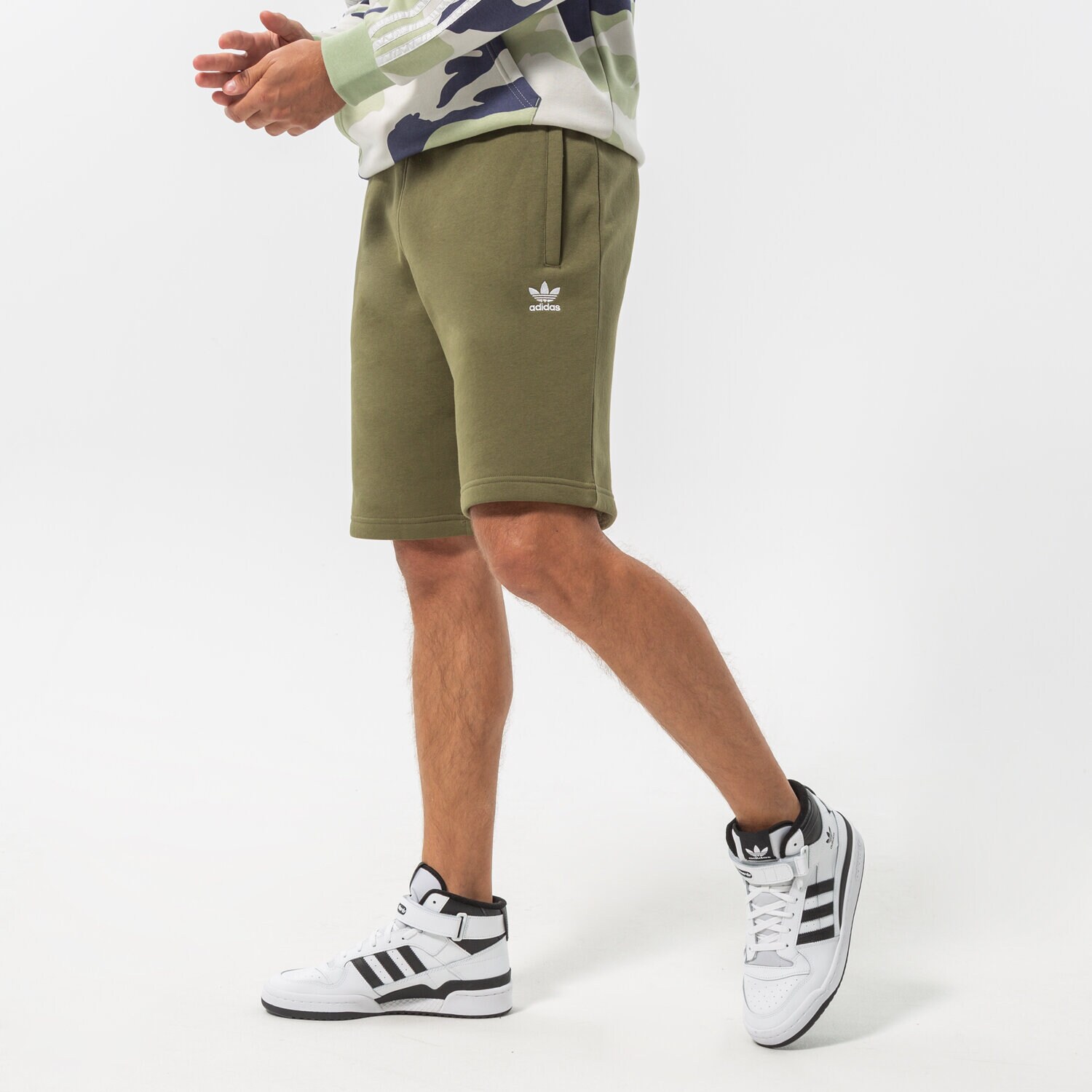 Krótkie spodenki, szorty męskie ADIDAS SZORTY ESSENTIAL SHORT H65677 KHAKI