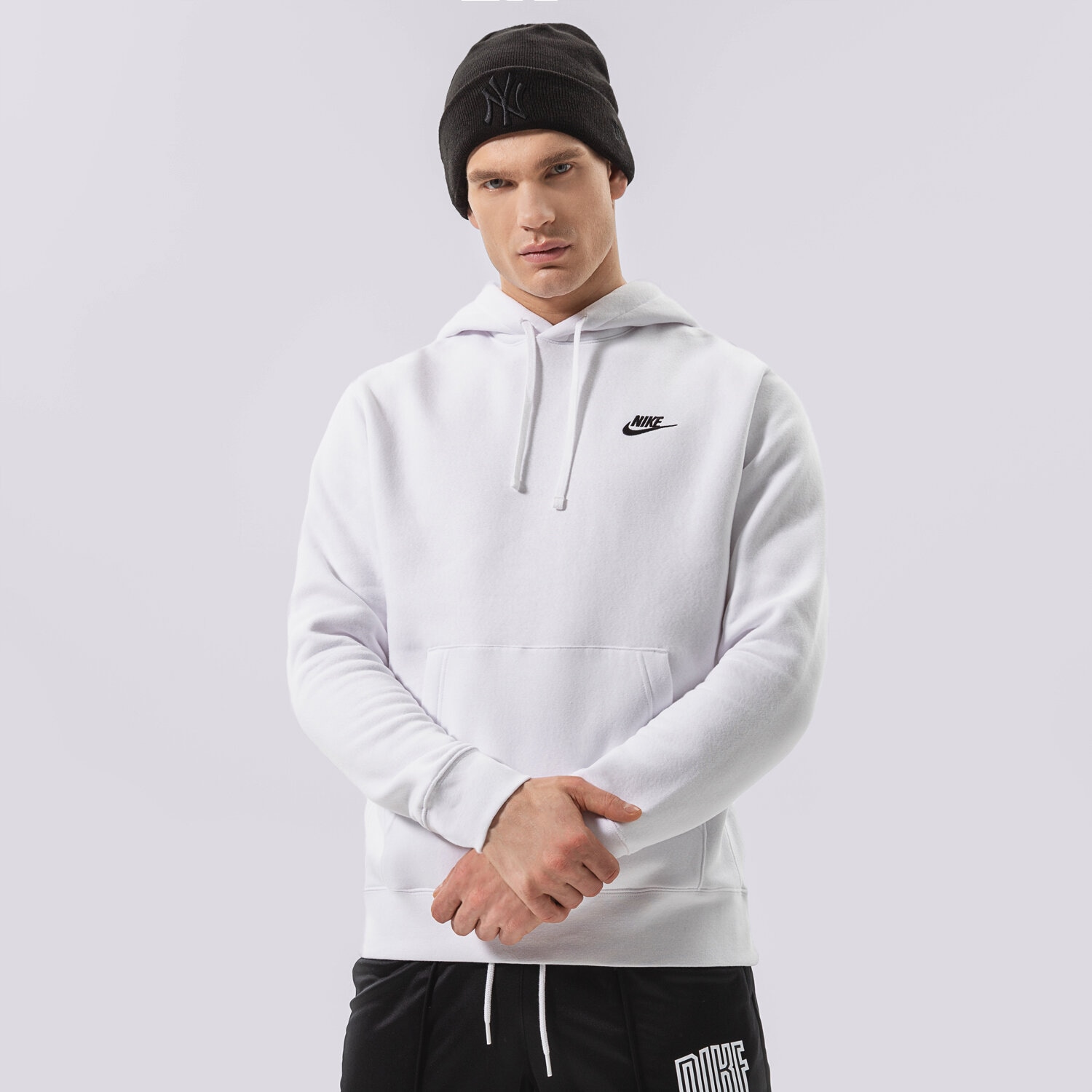 Bluza męska NIKE BLUZA Z KAPTUREM SPORTSWEAR CLUB FLEECE BV2654-100 BIAŁY