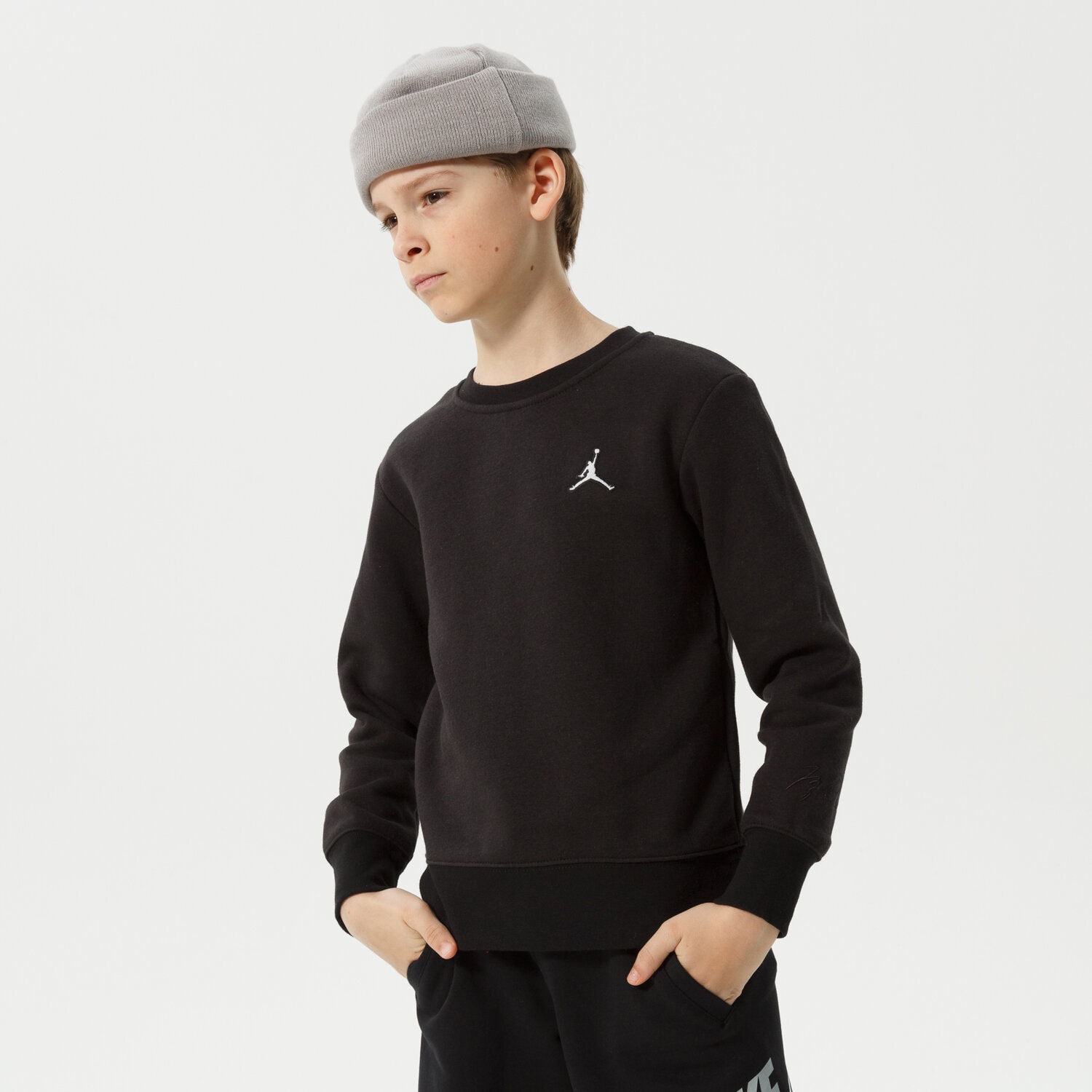 Sportowa bluza dziecięca JORDAN BLUZA JUMPMAN ESSENTIALS CREW BOY 95B130-023 CZARNY