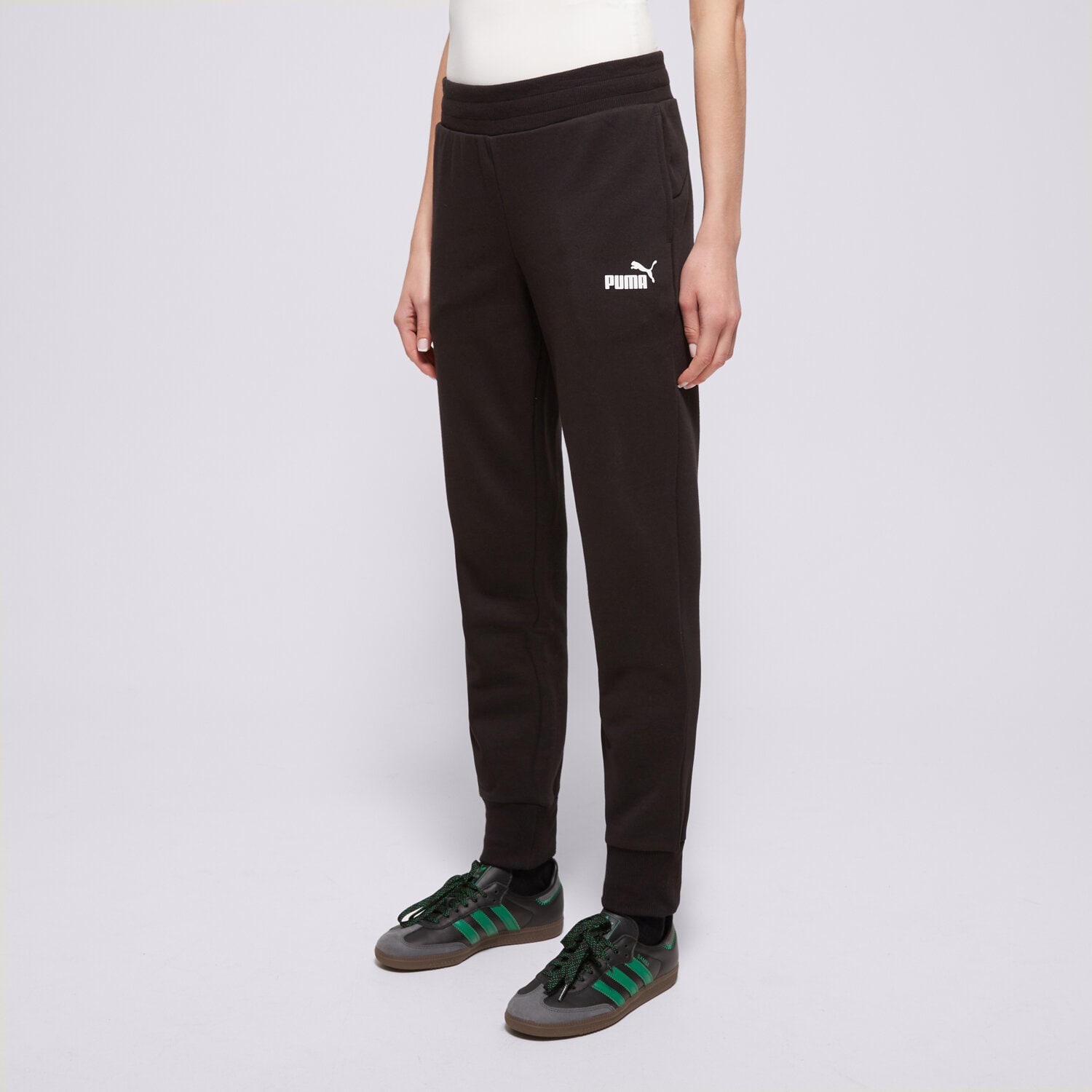 Spodnie sportowe damskie PUMA SPODNIE ESS SWEATPANTS TR CL 586842 01 CZARNY