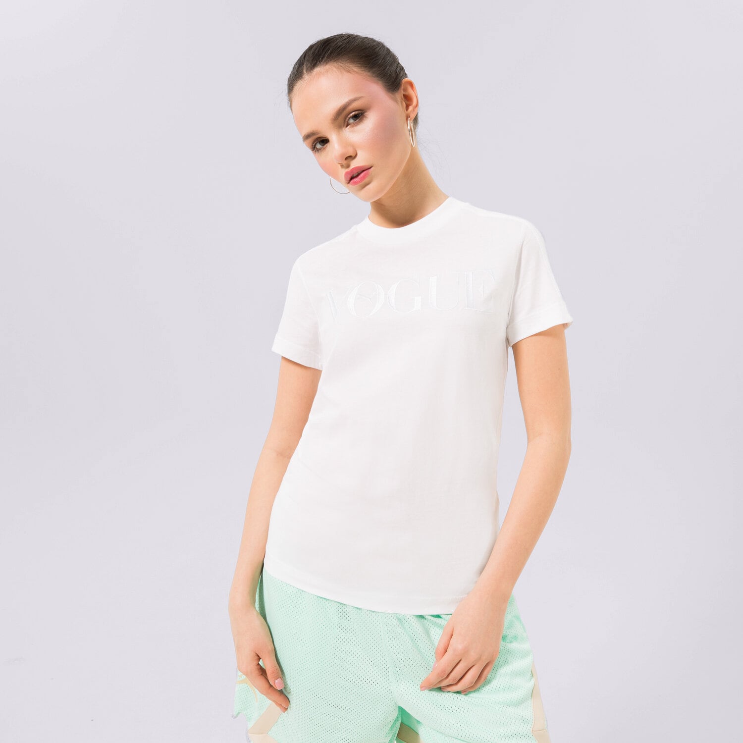 Koszulka, t-shirt damski PUMA T-SHIRT PUMA X VOGUE REGULAR TEE 535234-02 BIAŁY