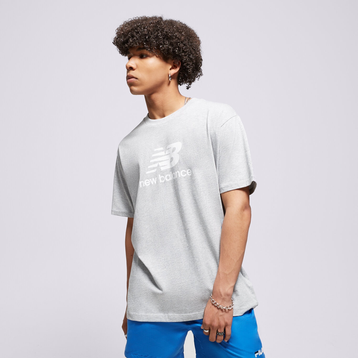 Koszulka, t-shirt sportowy męski NEW BALANCE T-SHIRT NB ESSENTIALS LOGO TEE MT31541AG SZARY