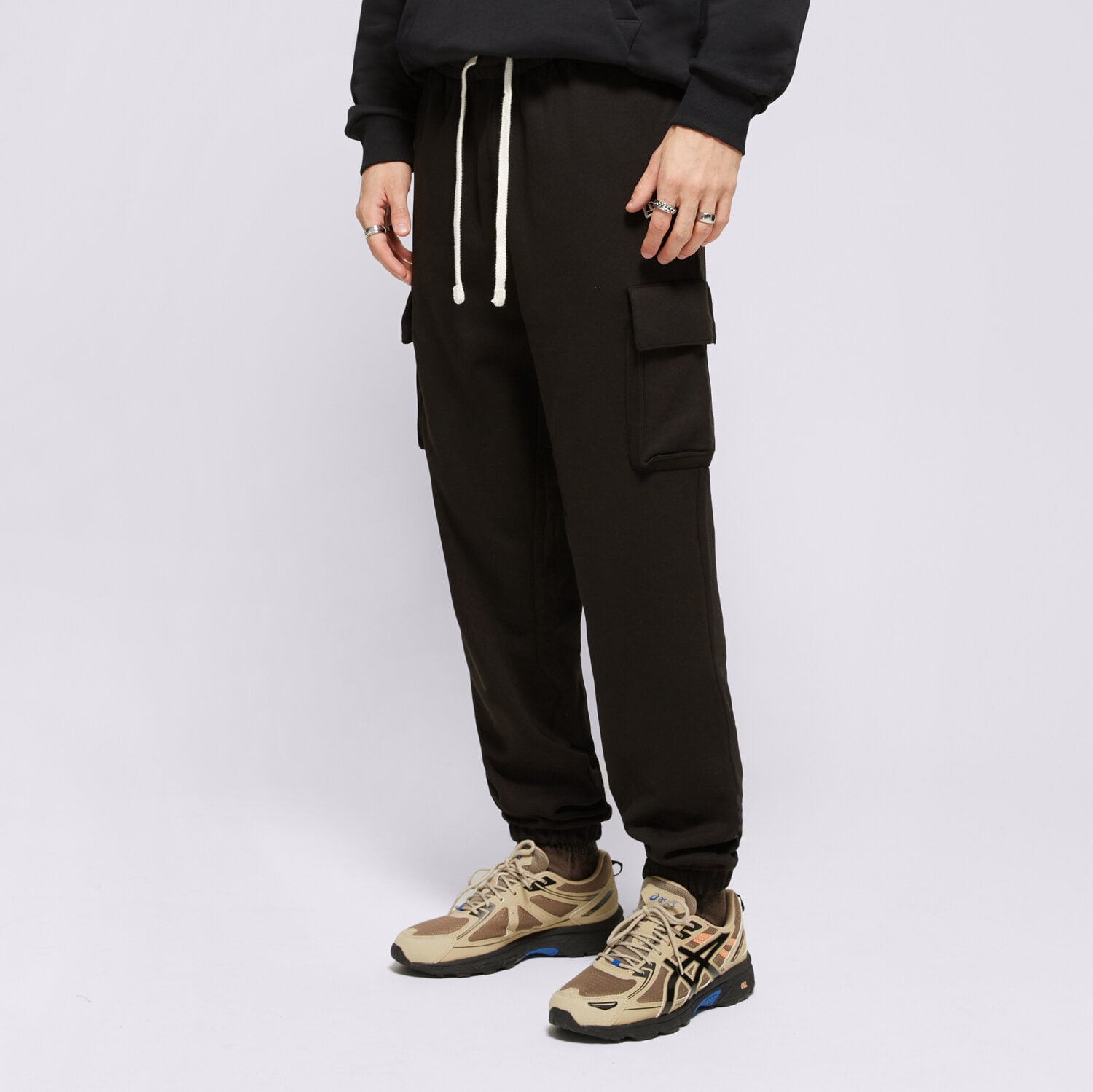 Spodnie sportowe męskie NEW ERA SPODNIE NE CARGO JOGGER NONE 60424482 CZARNY