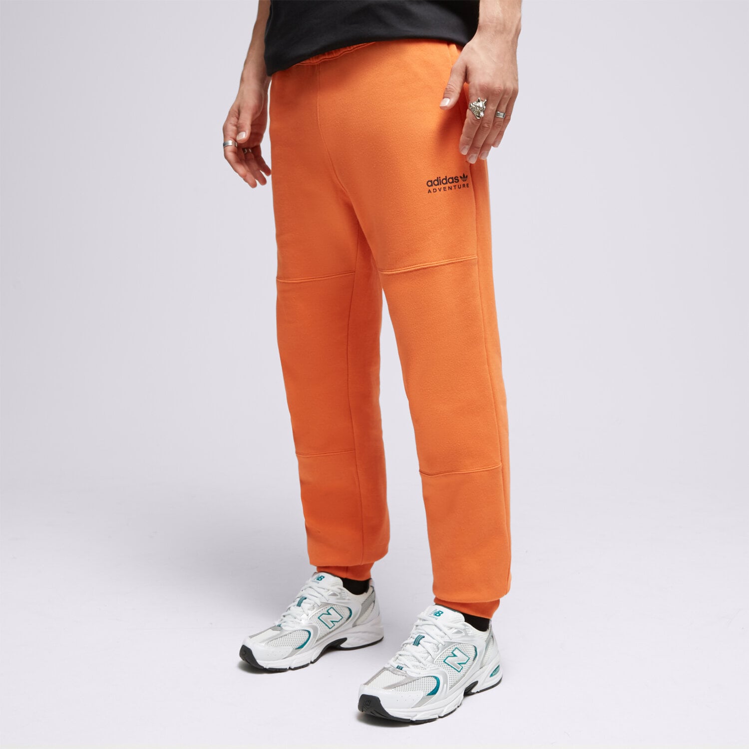 Spodnie sportowe męskie ADIDAS SPODNIE ADV SWEATPANT IC2355 BRĄZOWY