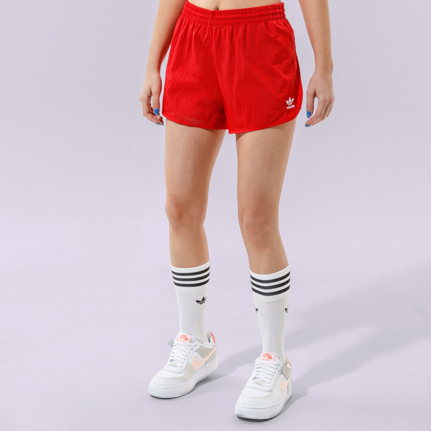 Krótkie spodenki, szorty damskie ADIDAS SZORTY 3STR SHORTS GN2886 CZERWONY