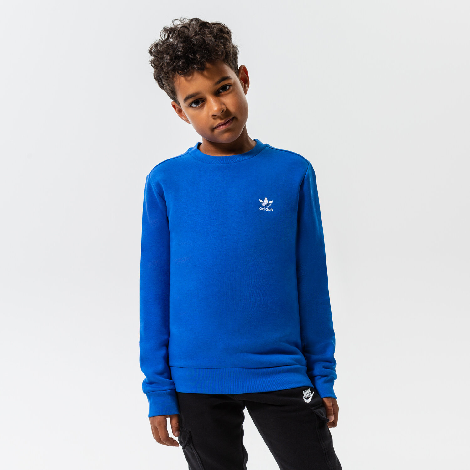 Sportowa bluza dziecięca ADIDAS BLUZA CREW BOY HK2894 GRANATOWY