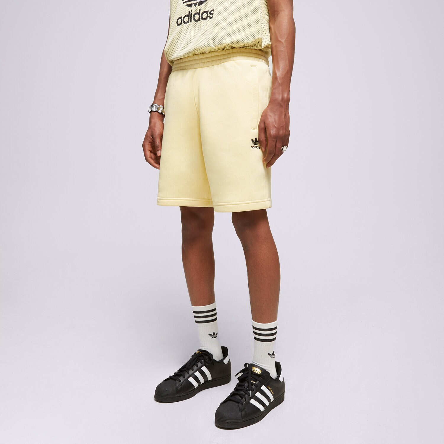 Krótkie spodenki, szorty męskie ADIDAS SZORTY ESSENTIAL SHORT IB3141 ŻÓŁTY
