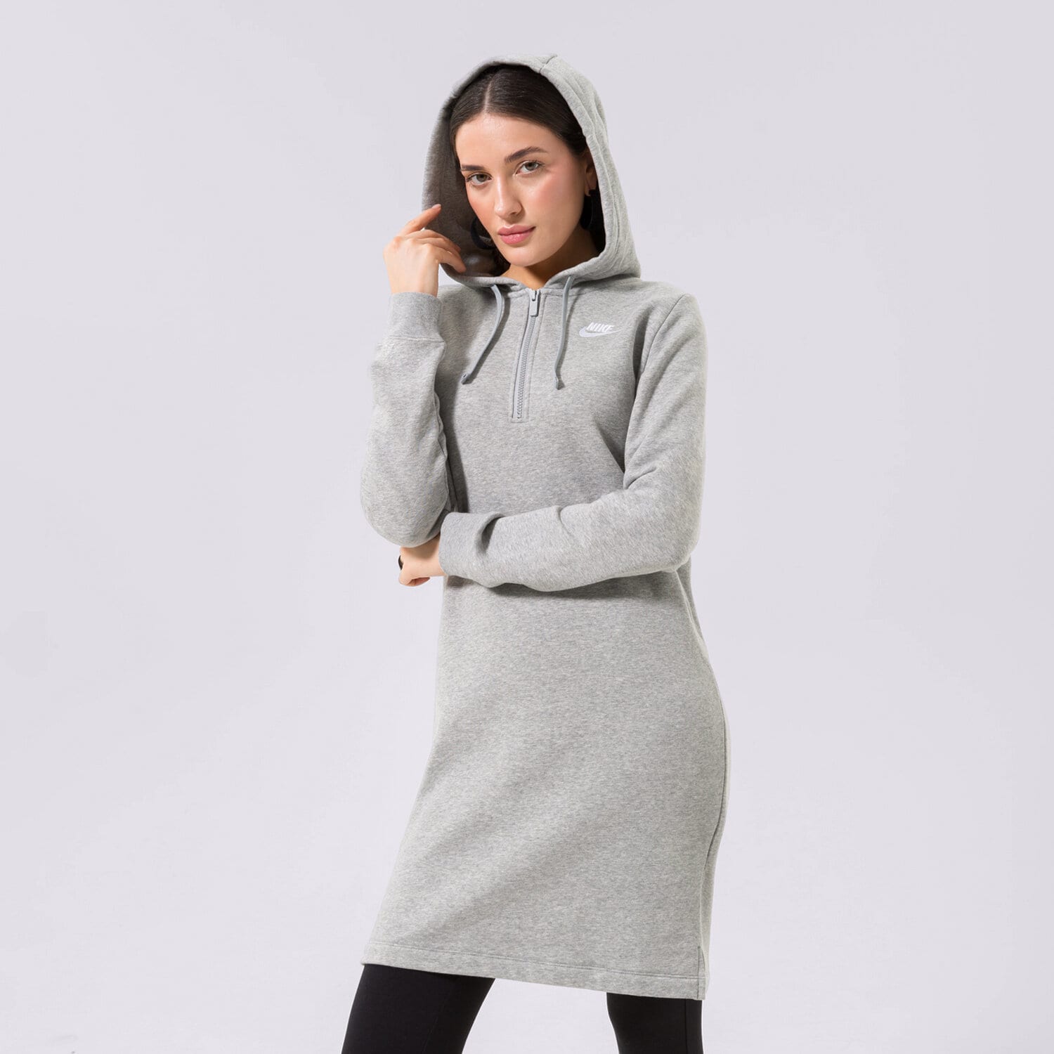 Modna sukienka sportowa NIKE SUKIENKA W NSW CLUB FLC DRESS DQ6765-063 SZARY