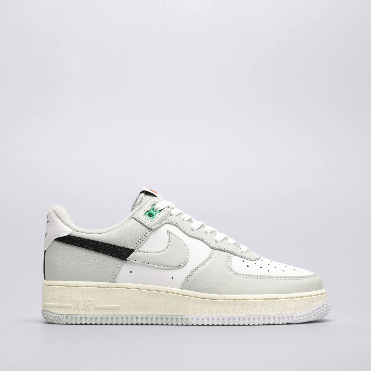 Buty sneakersy męskie NIKE AIR FORCE 1 '07 LV8 DZ2522-001 SZARY
