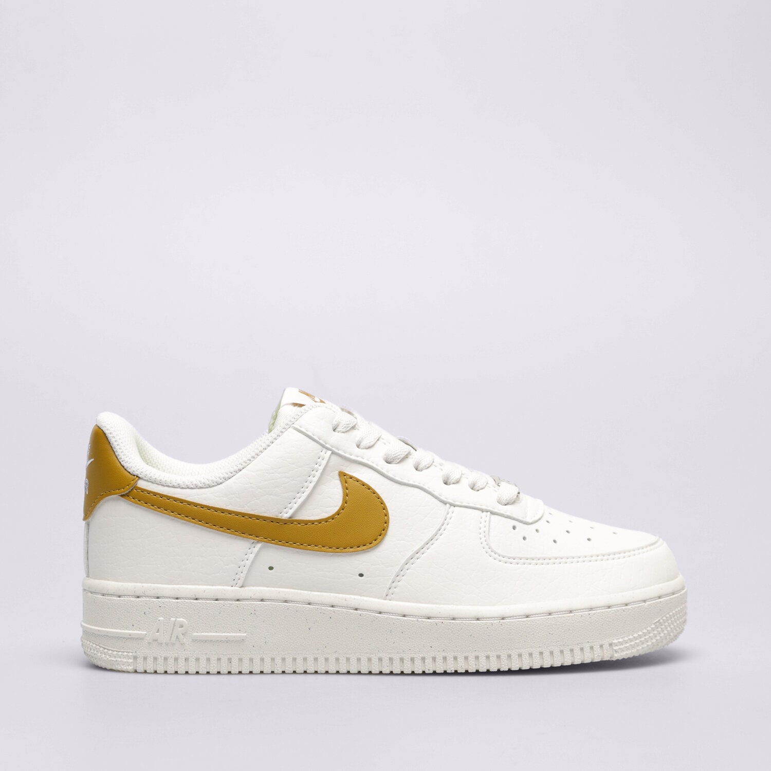 Buty sneakersy damskie NIKE W AIR FORCE 1 '07 NEXT NATURE DV3808-101 BIAŁY