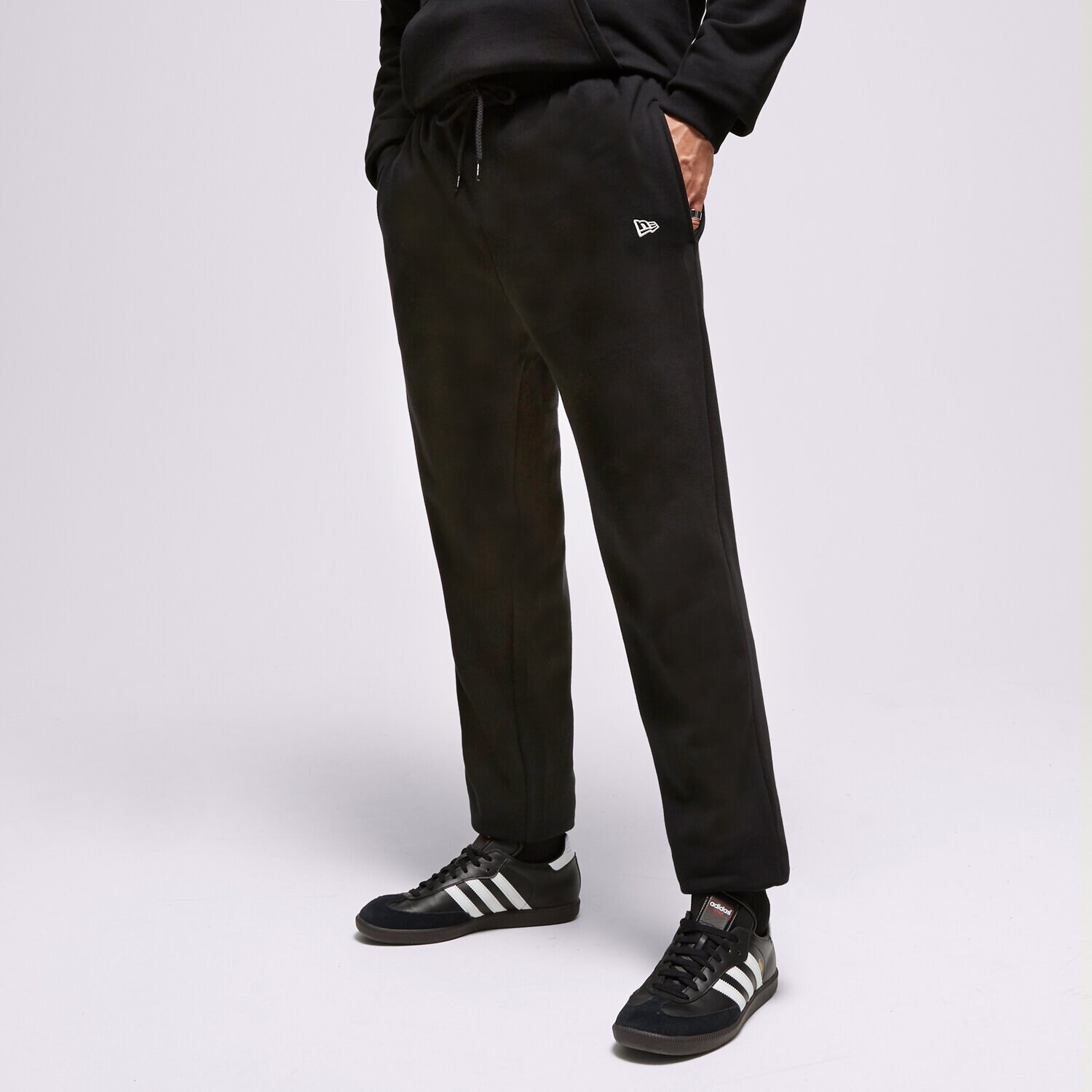 Spodnie sportowe męskie NEW ERA SPODNIE NE ESSENTLS JOGGER NONE 60416741 CZARNY