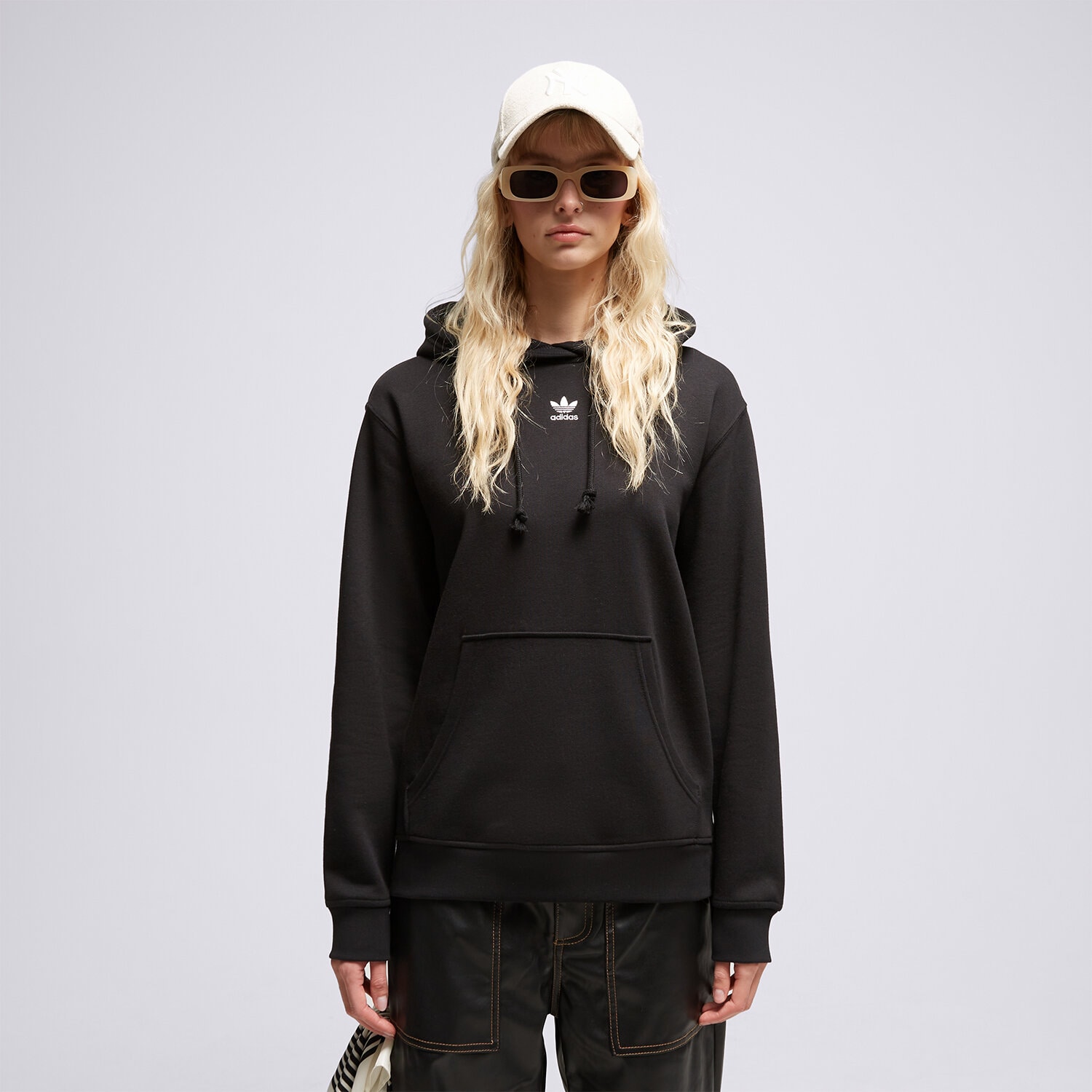 Bluza damska ADIDAS BLUZA Z KAPTUREM IA6420 CZARNY