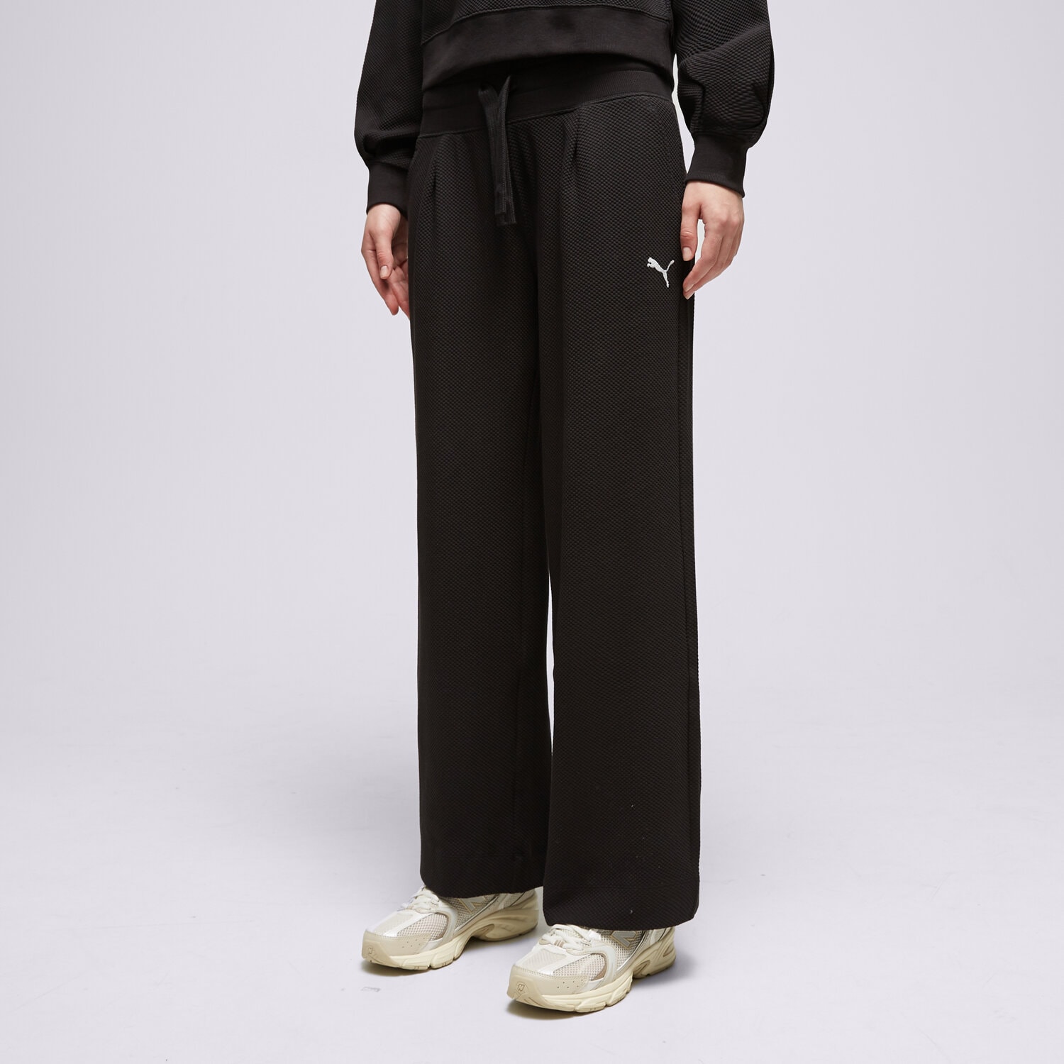 Spodnie sportowe damskie PUMA SPODNIE HER HIGH WAIST STRAIGHT 676007 01 CZARNY