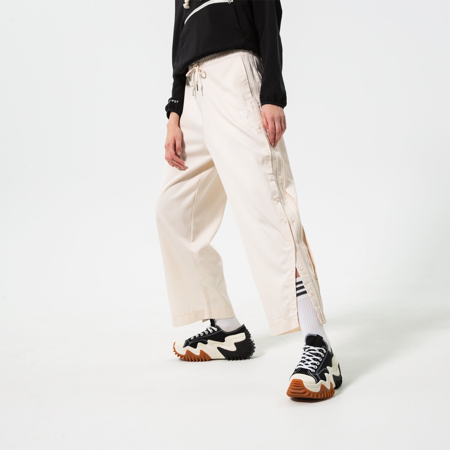 Spodnie sportowe damskie ADIDAS SPODNIE RELAXED PANT HF2009 BEŻOWY