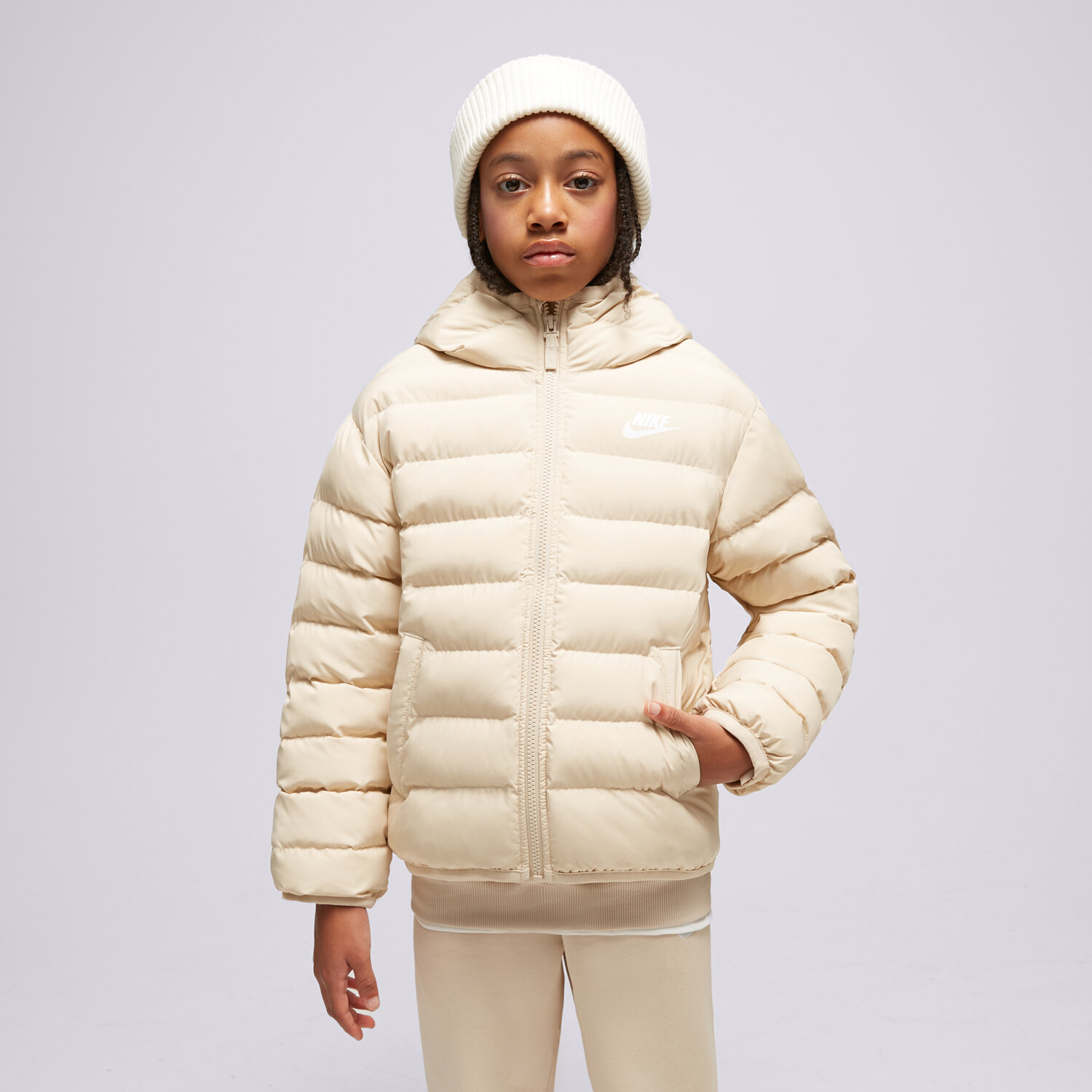 Dziecięca kurtka przejściowa (wiosenna/jesienna) NIKE KURTKA ZIMOWA K NSW LOW SYNFL HD GIRL FD2845-126 BEŻOWY