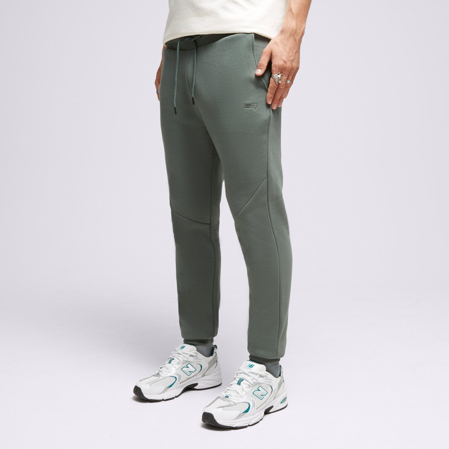 Spodnie sportowe męskie CONFRONT SPODNIE ESSENTIAL PANTS GREEN CF323SPM90002 ZIELONY