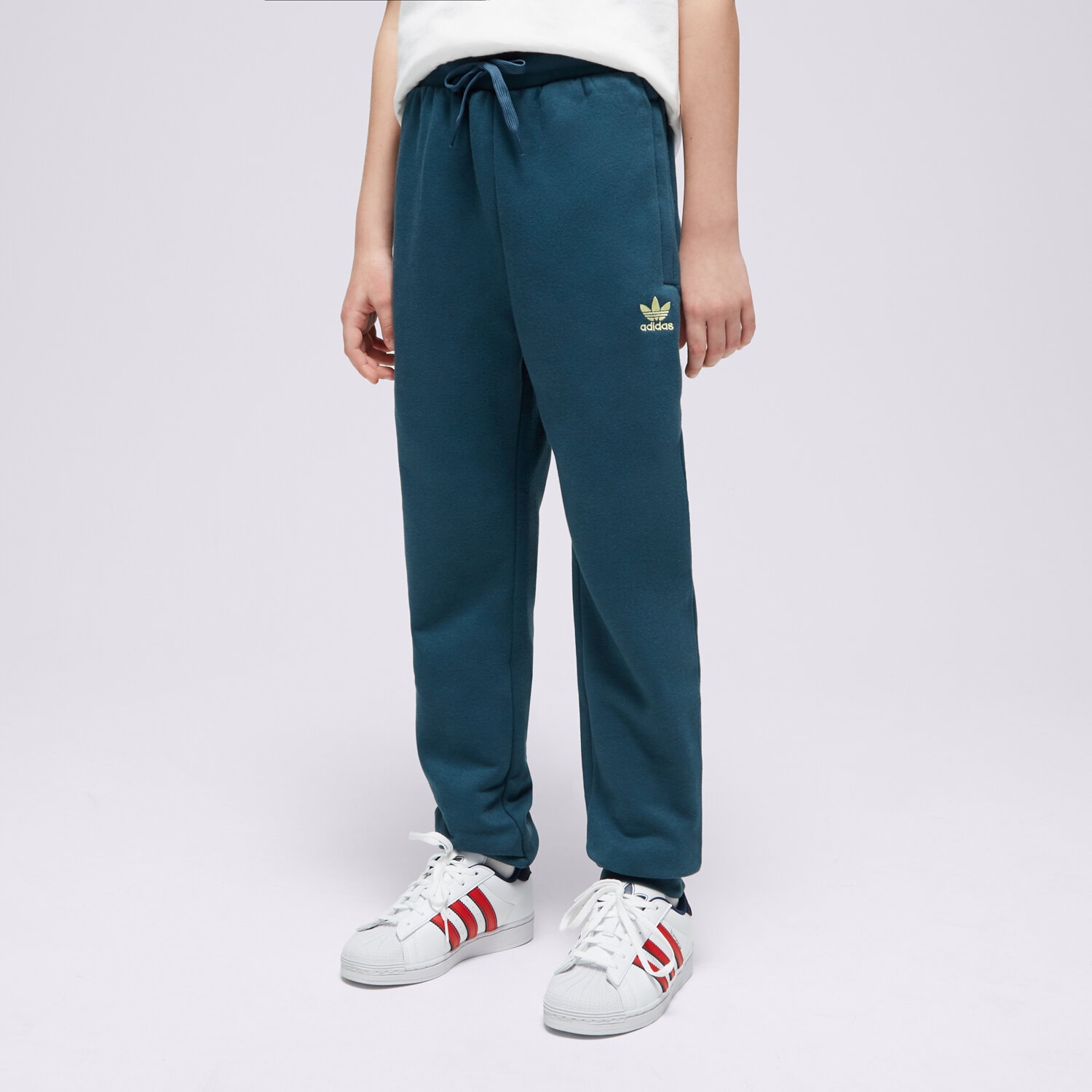 Sportowe spodnie dziecięce ADIDAS SPODNIE PANTS BOY IJ9798 GRANATOWY