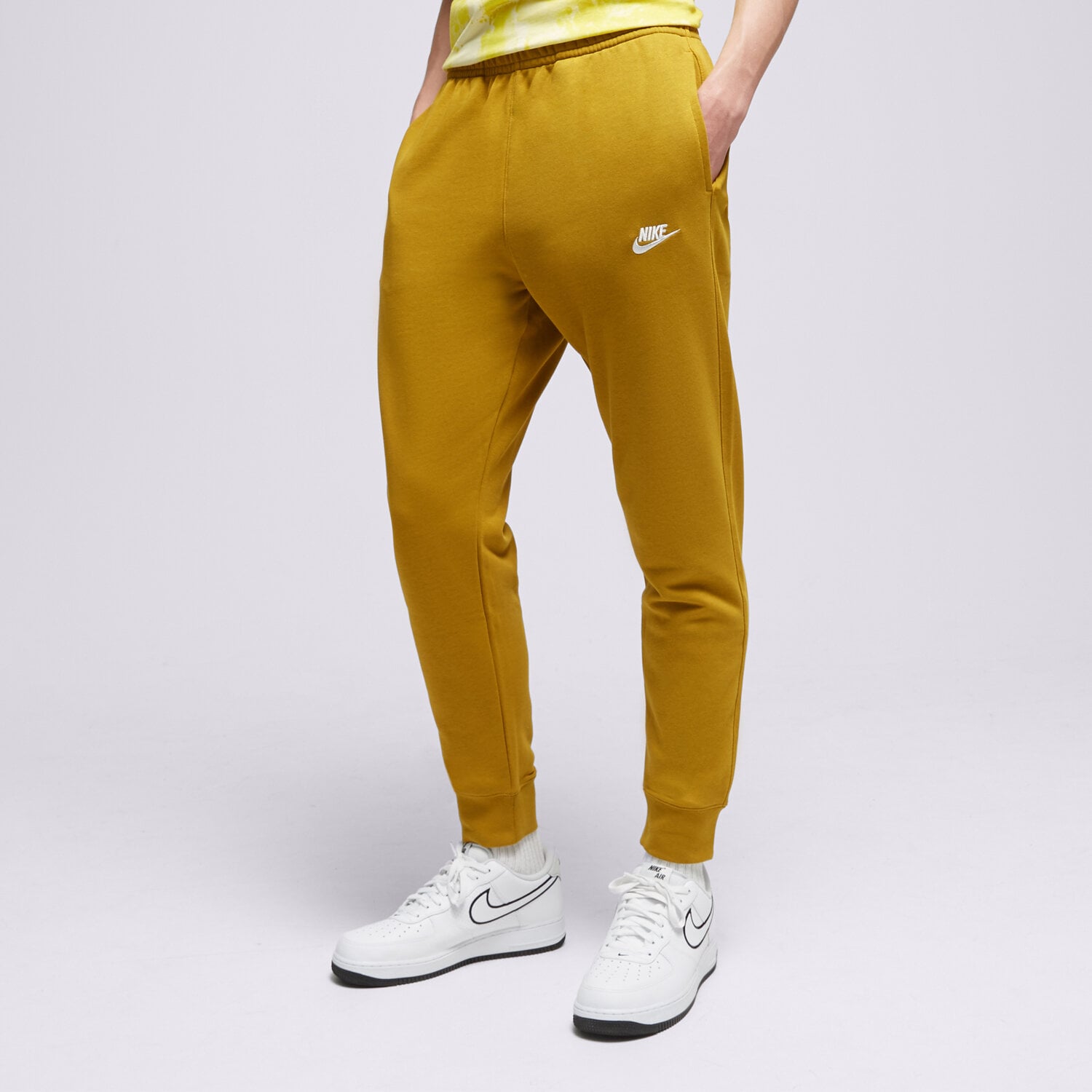 Spodnie sportowe męskie NIKE SPODNIE NIKE SPORTSWEAR CLUB BV2679-716 Neon różowy