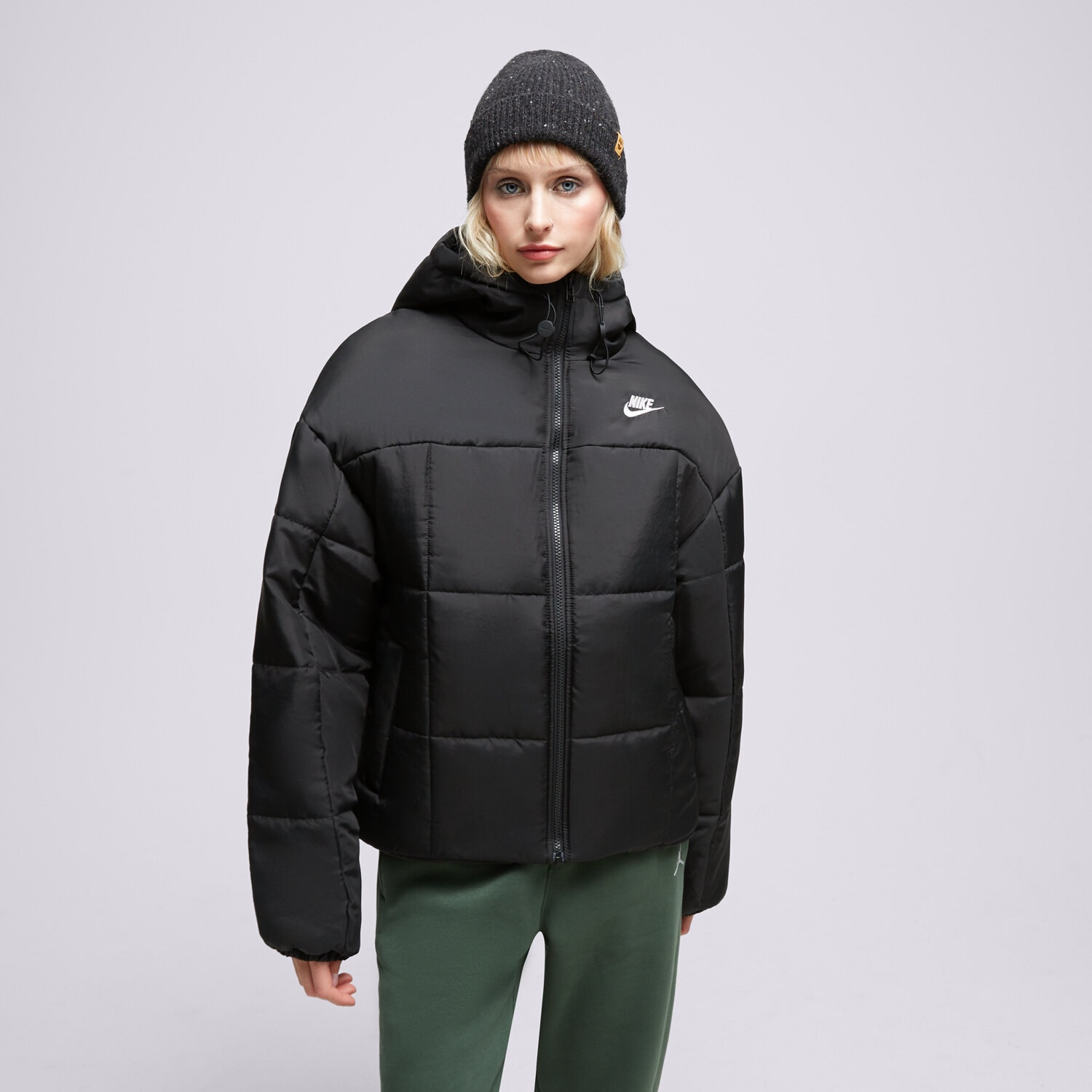 Kurtka zimowa damska NIKE KURTKA ZIMOWA NSW THERMA-FIT FB7672-010 CZARNY