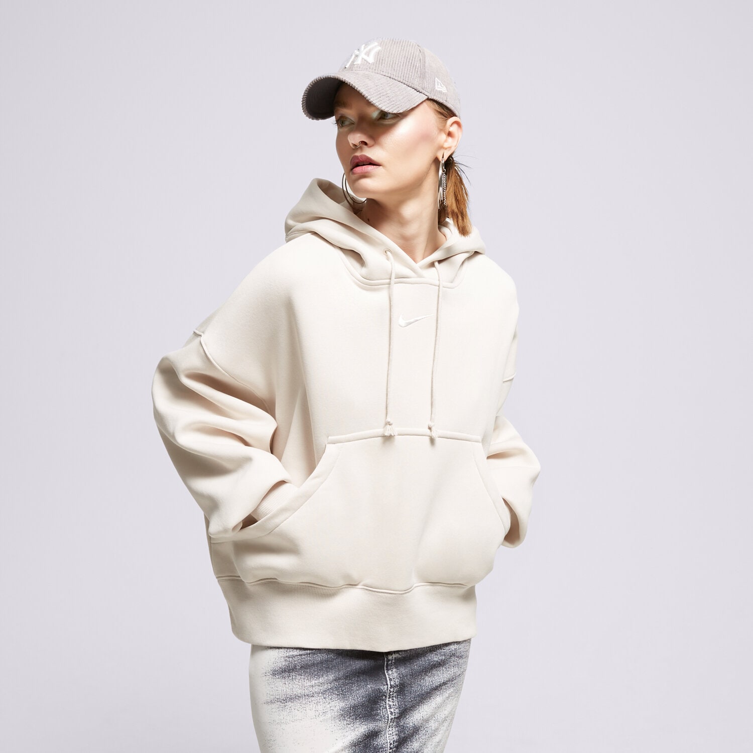 Bluza damska NIKE BLUZA Z KAPTUREM W NSW PHNX FLC OOS PO DQ5858-104 BIAŁY