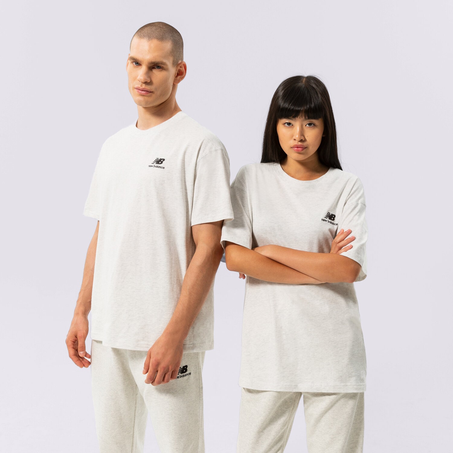 Koszulka, t-shirt damski NEW BALANCE T-SHIRT NB ESSENTIALS UNI-SSENTIALS TEE UT21503SAH SZARY