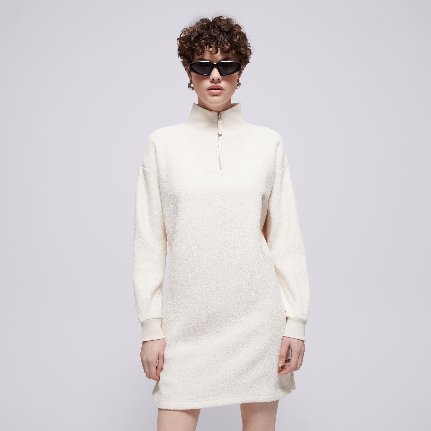 Modna sukienka sportowa PUMA SUKIENKA HER WINTERIZED HZ 676009 87 BIAŁY