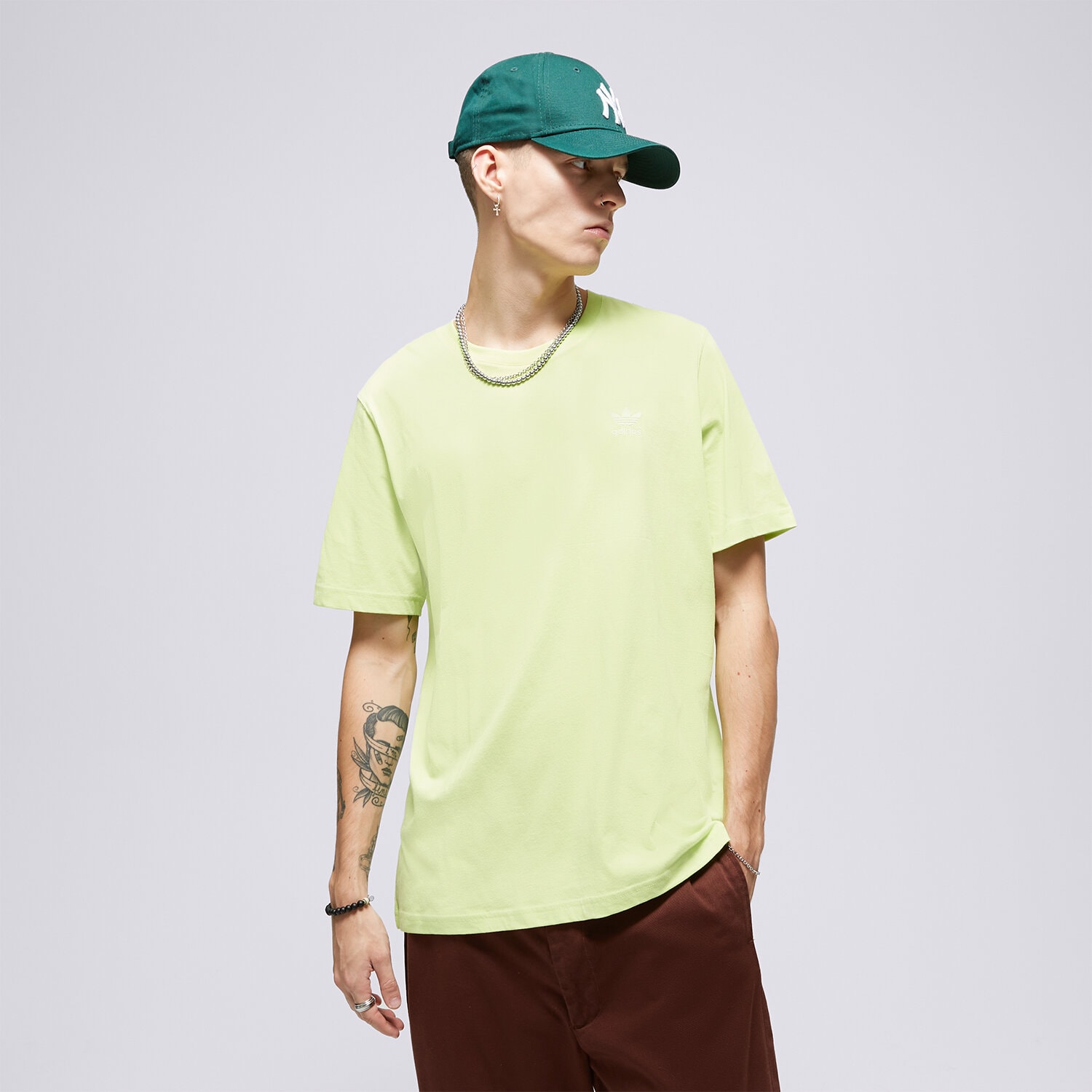 Koszulka, t-shirt sportowy męski ADIDAS T SHIRT ESSENTIAL IL2520 ZIELONY