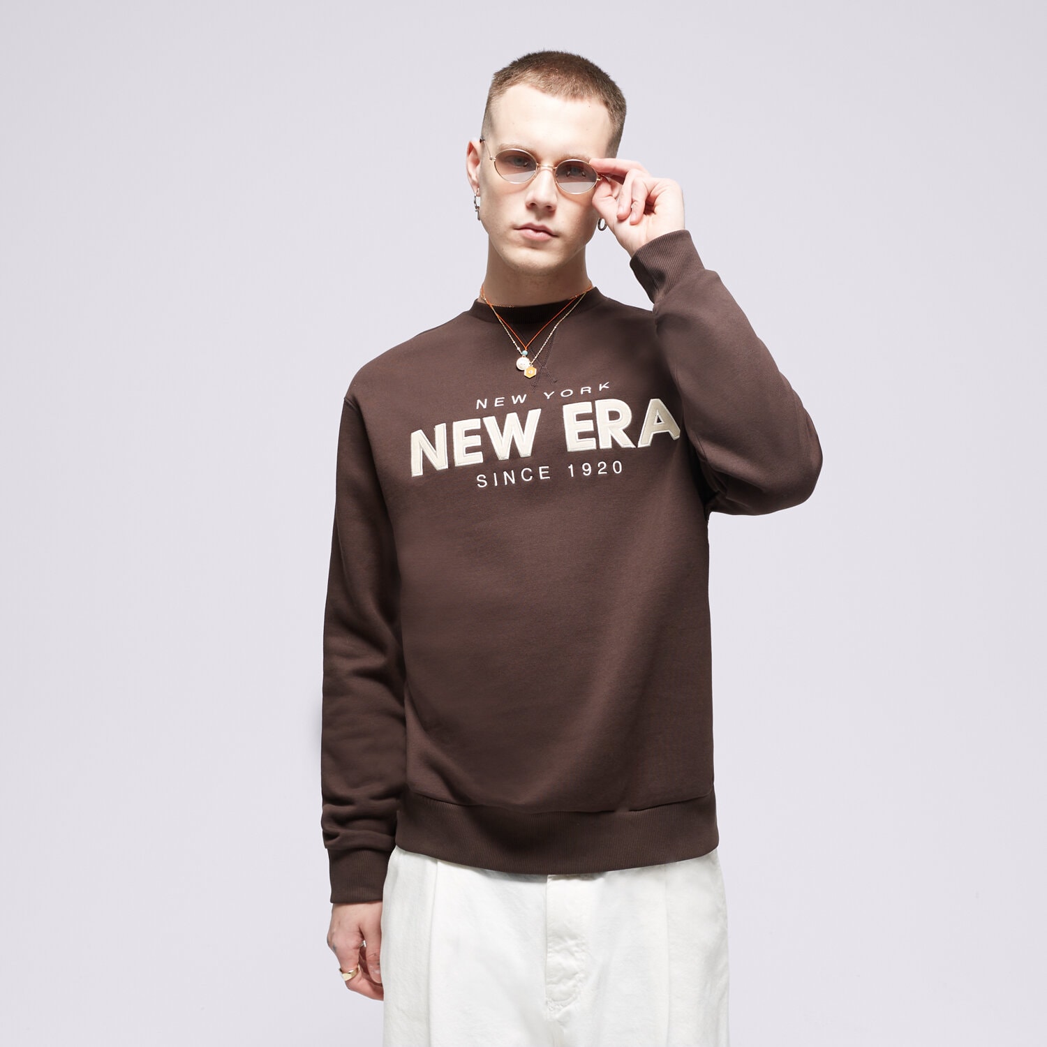Bluza męska NEW ERA BLUZA NE WORDMARK CREW NECK 60424412 BRĄZOWY
