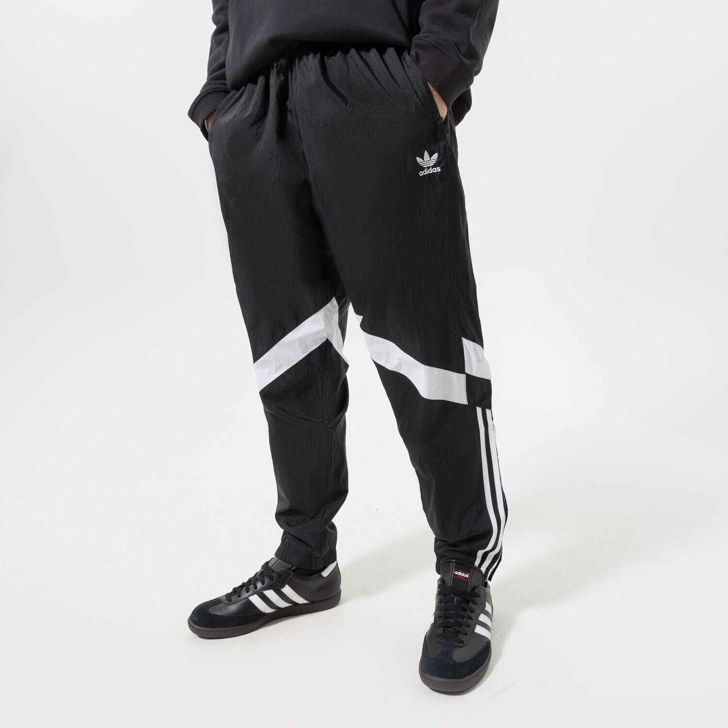 Spodnie sportowe męskie ADIDAS SPODNIE WOVEN TP HK7325 CZARNY