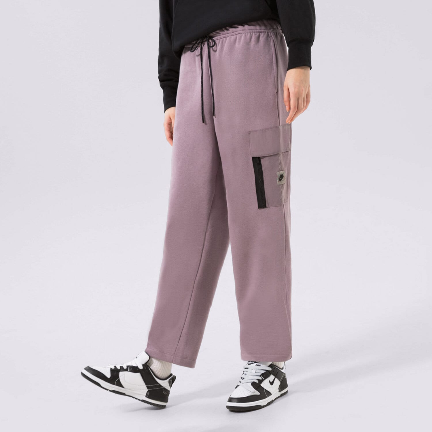 Spodnie sportowe damskie NIKE SPODNIE W NSW CARGO FLC PANT SU DX2323-531 FIOLETOWY