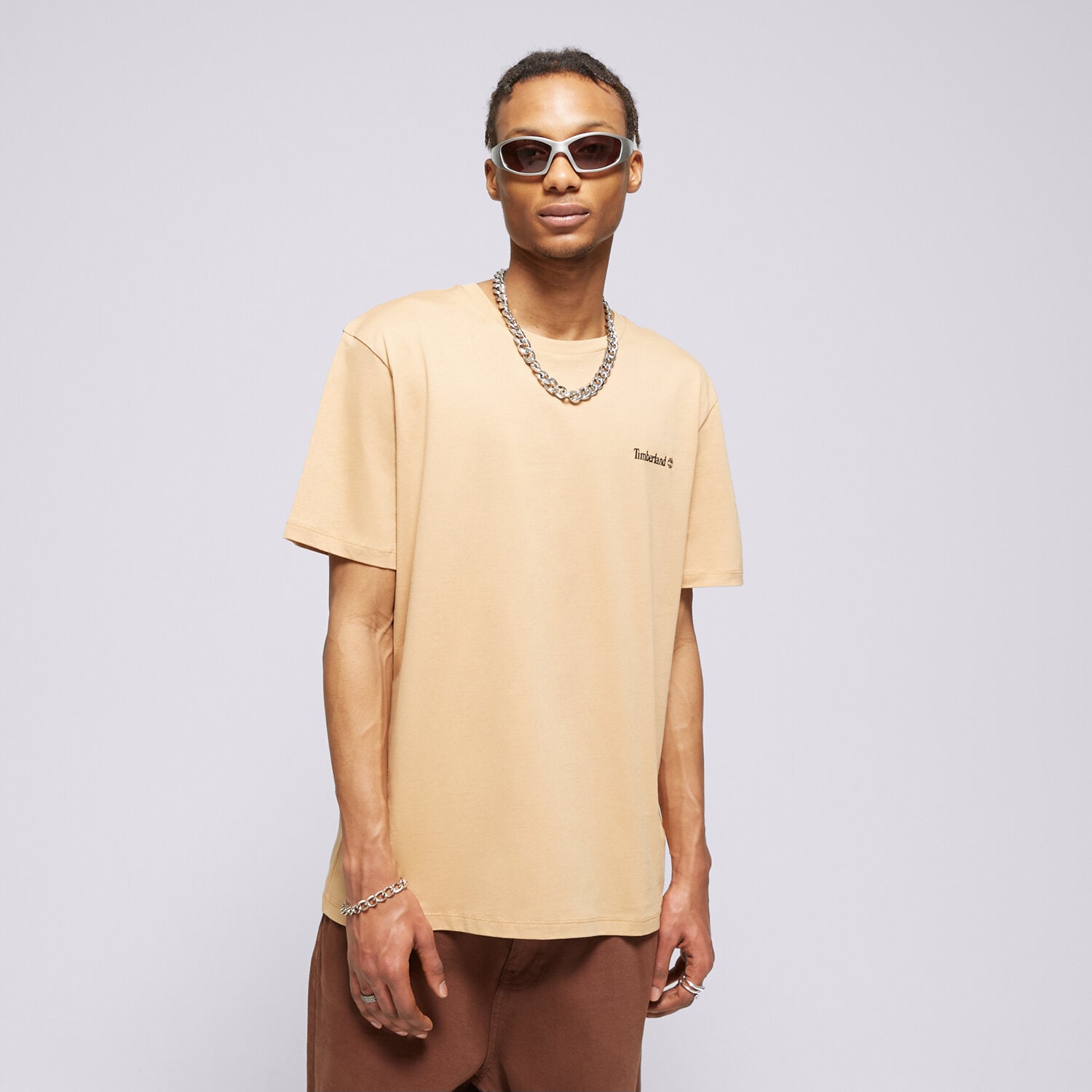 Koszulka, t-shirt sportowy męski TIMBERLAND T-SHIRT SMALL LOGO PRINT TEE TB0A5QQTEH31 BRĄZOWY